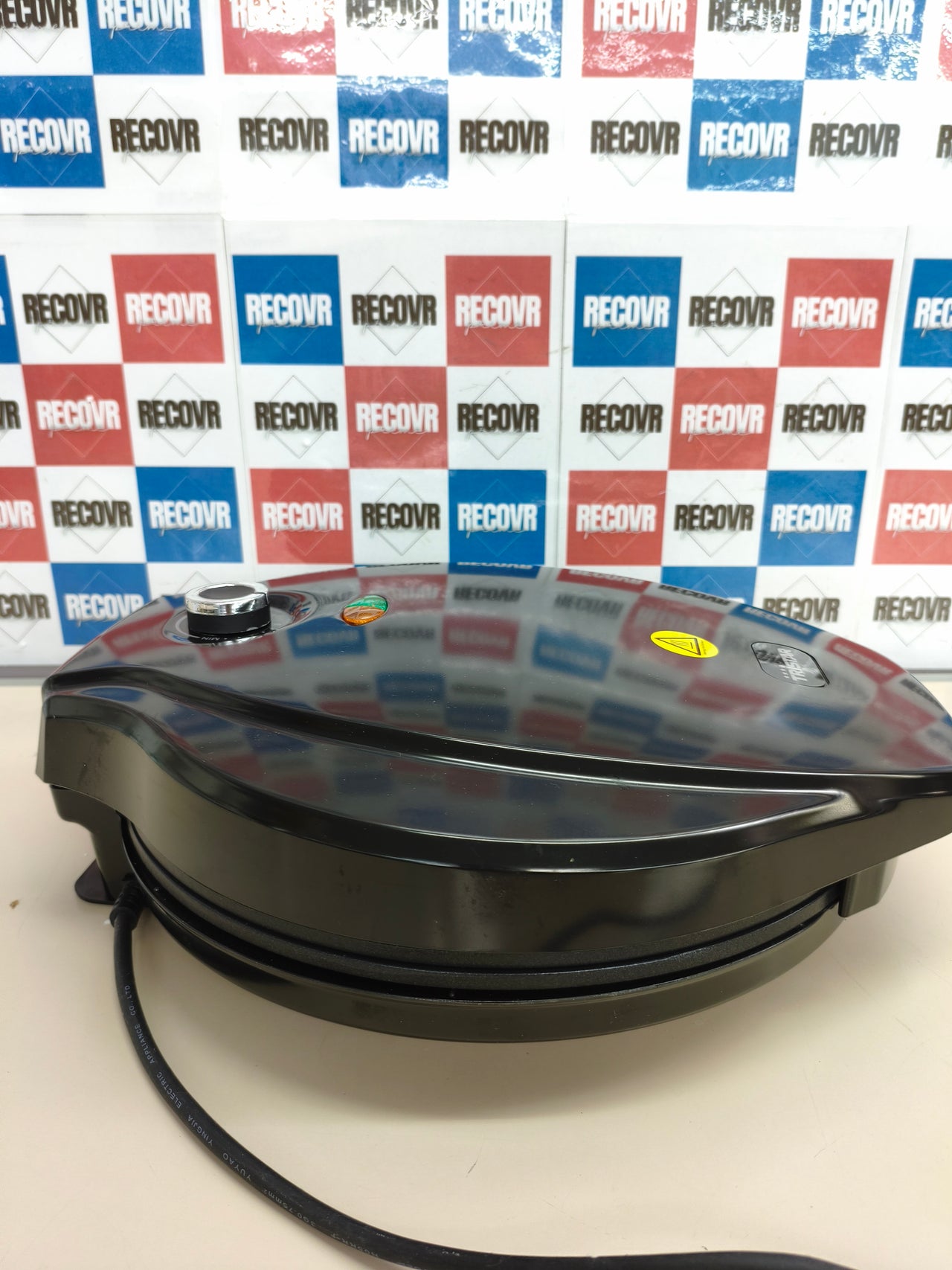 Pizzera eléctrica 30cm 1450W antiadherente Tristar