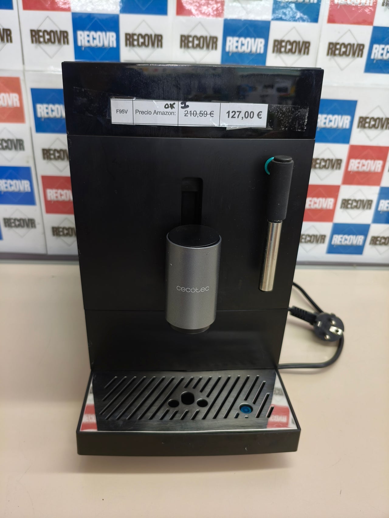 Cafetera superautomática Cecotec Cumbia Cremmaet Compact Steam 19 bares