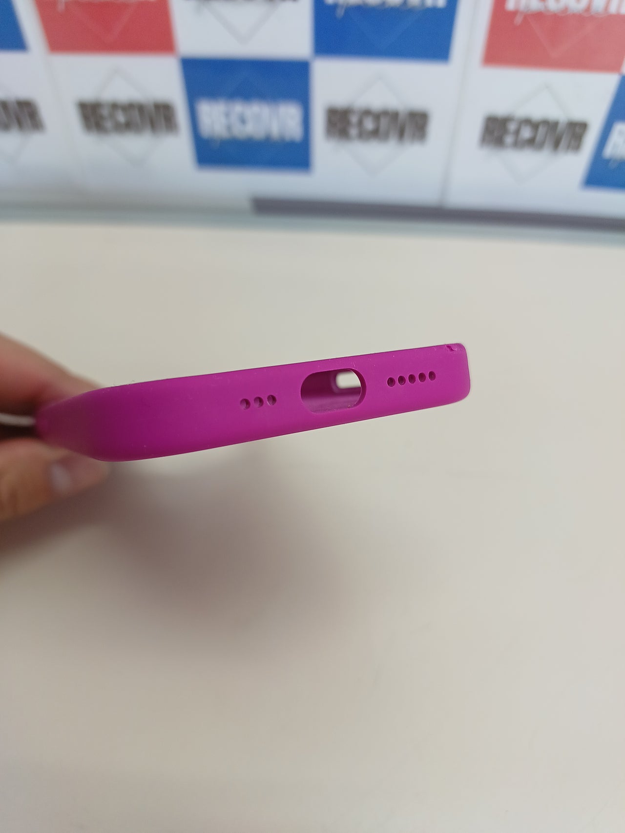 Funda iPhone 16 Pro Silicona MagSafe