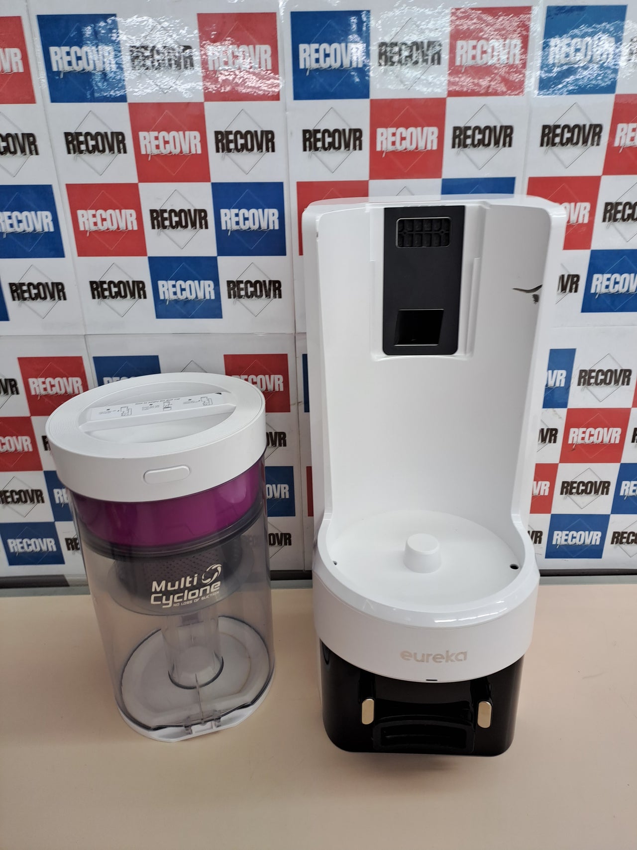 Robot aspirador con base autovaciado 4000 Pa – Eureka