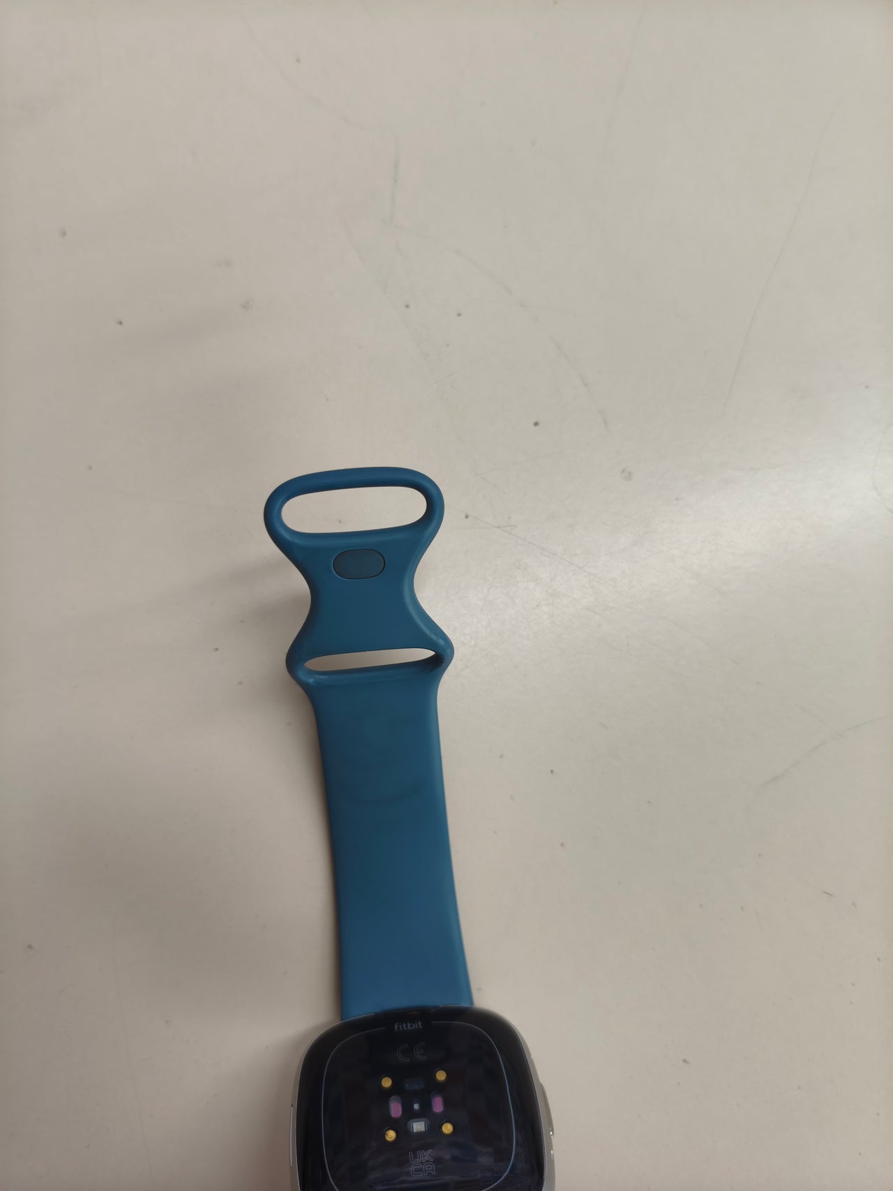 Smartwatch Fitbit Versa 4 azul menta