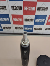 Cepillo eléctrico Oral-B iO 10 con estuche cargador inteligente