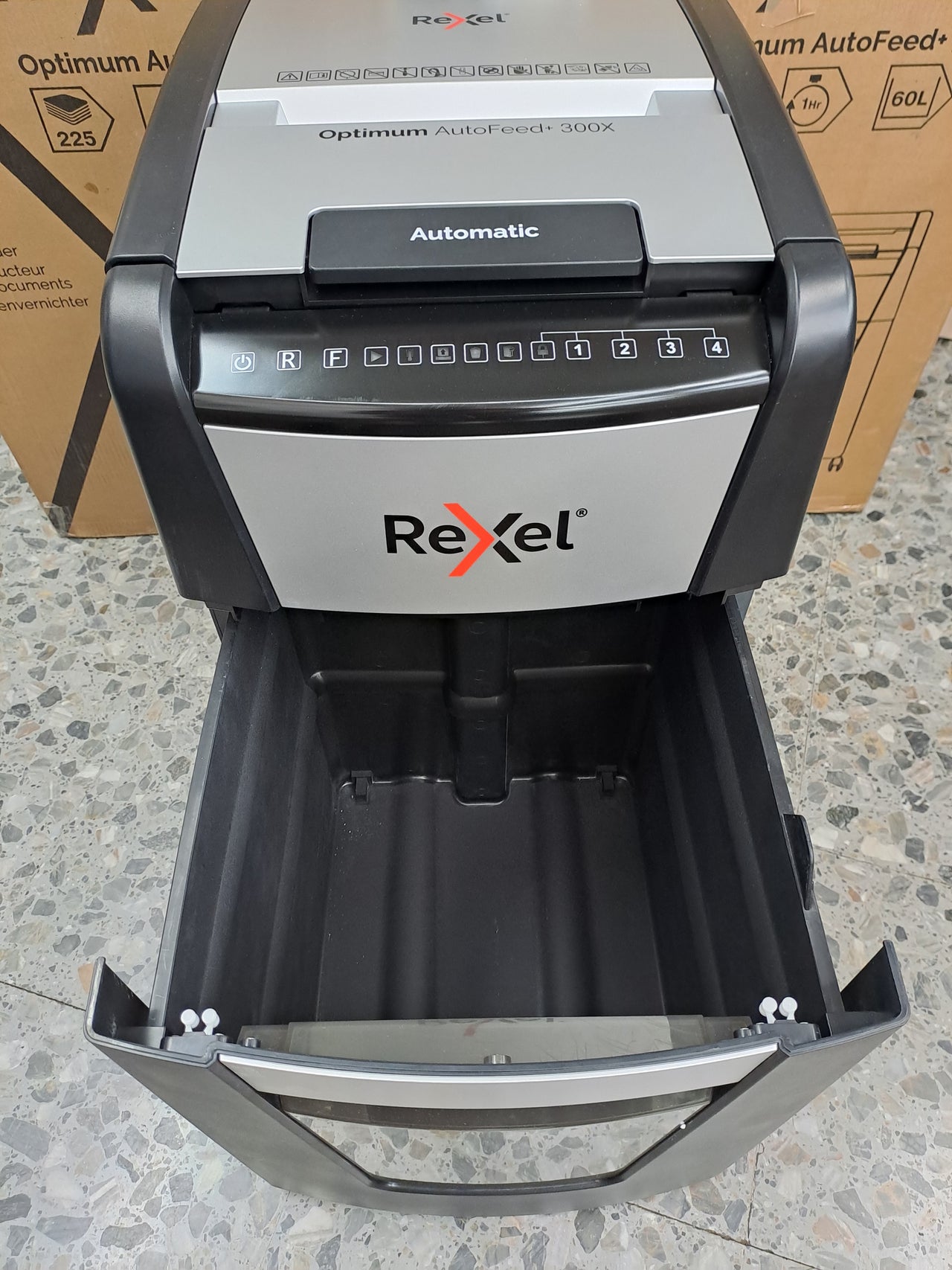 Destructora automática P-4 300  hojas 60L