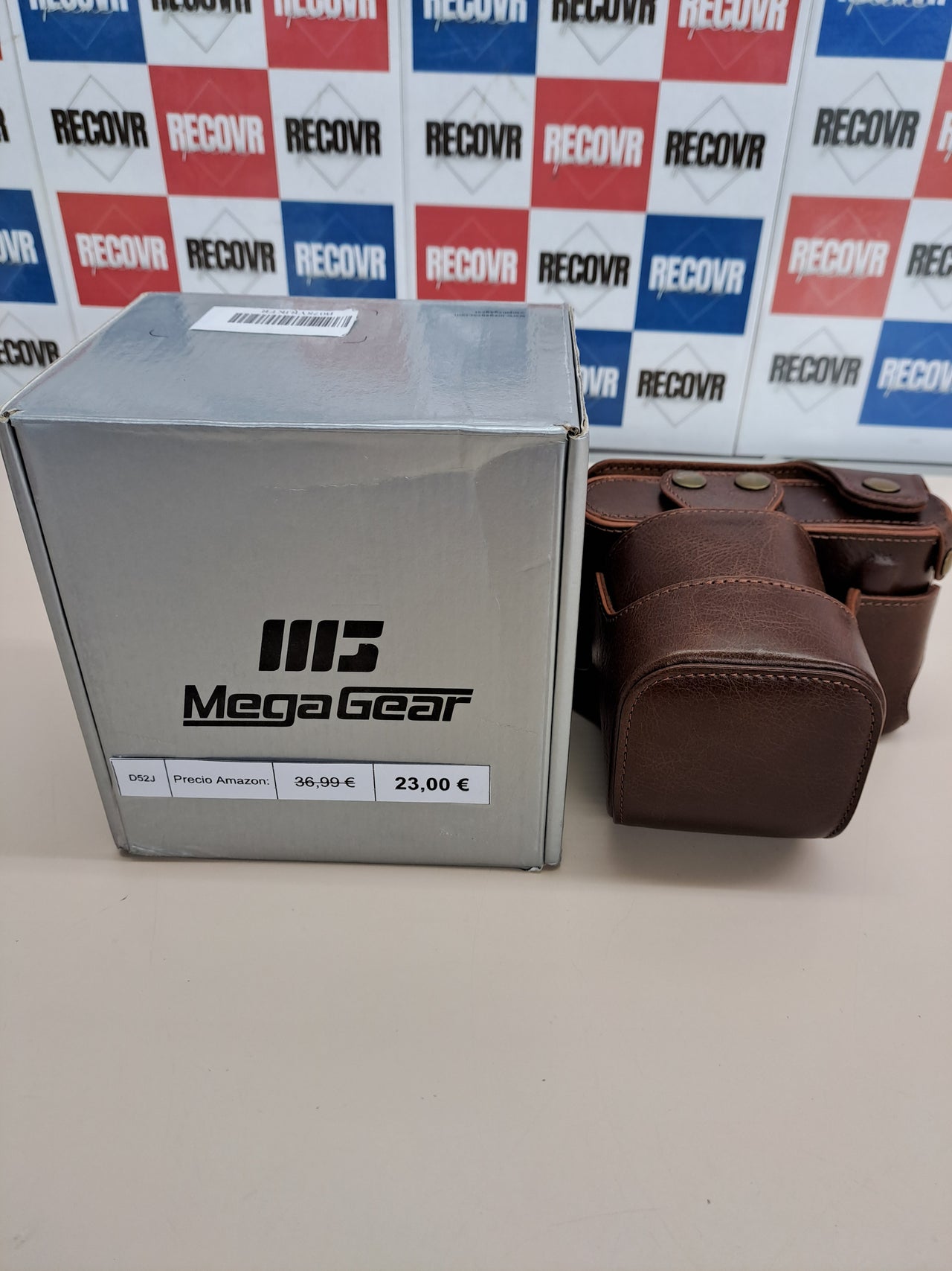 Estuche MegaGear MG1403 para Leica Q-P, Q (Typ 116)