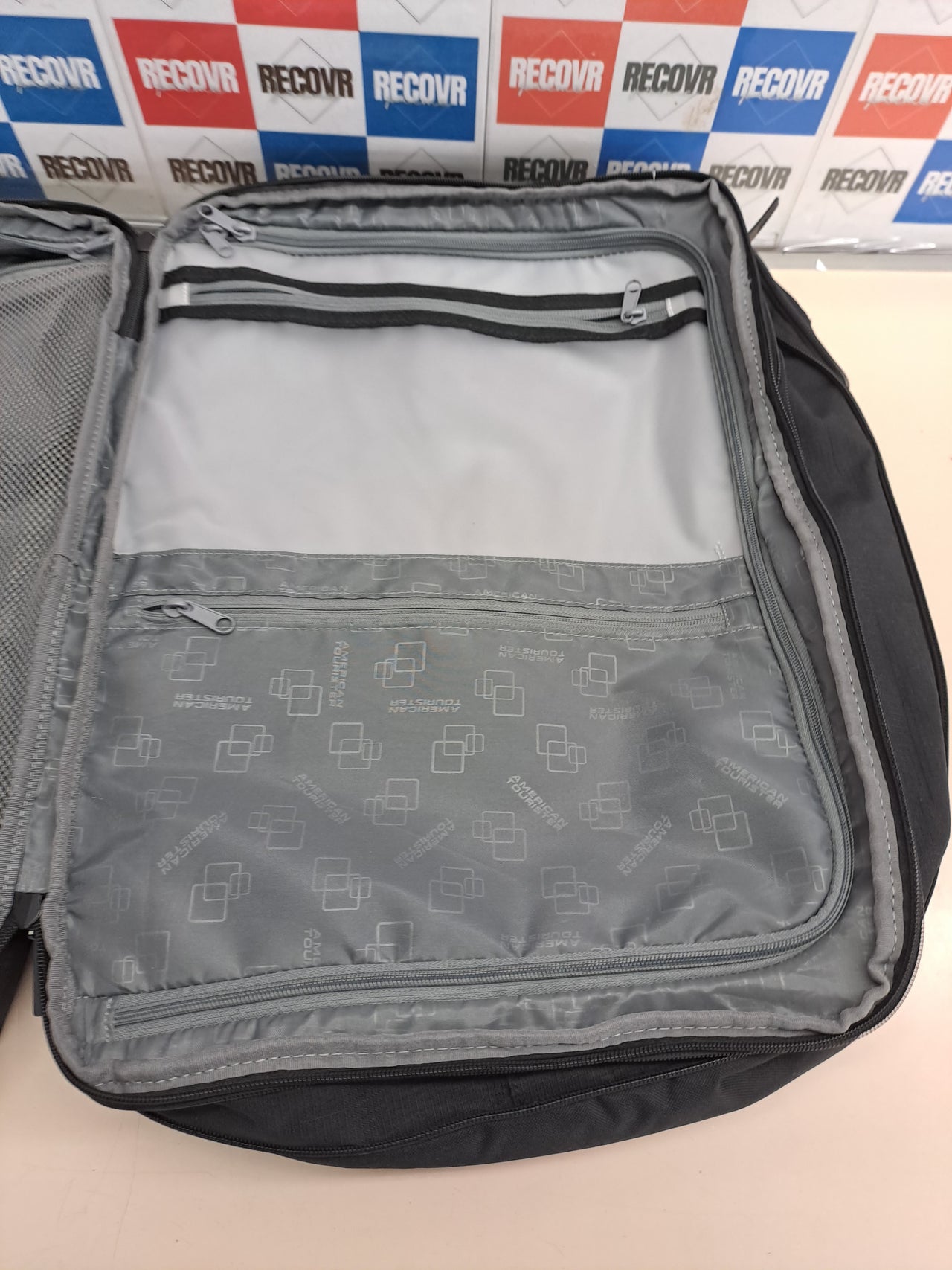 Mochila de viaje ampliable para portátil de hasta 17,3 pulgadas.