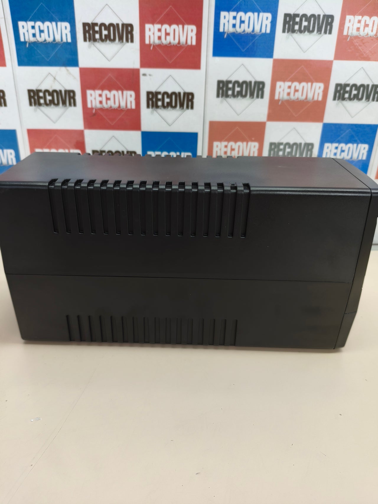 Batería de respaldo para ordenador Nilox UPS 1500 VA.
