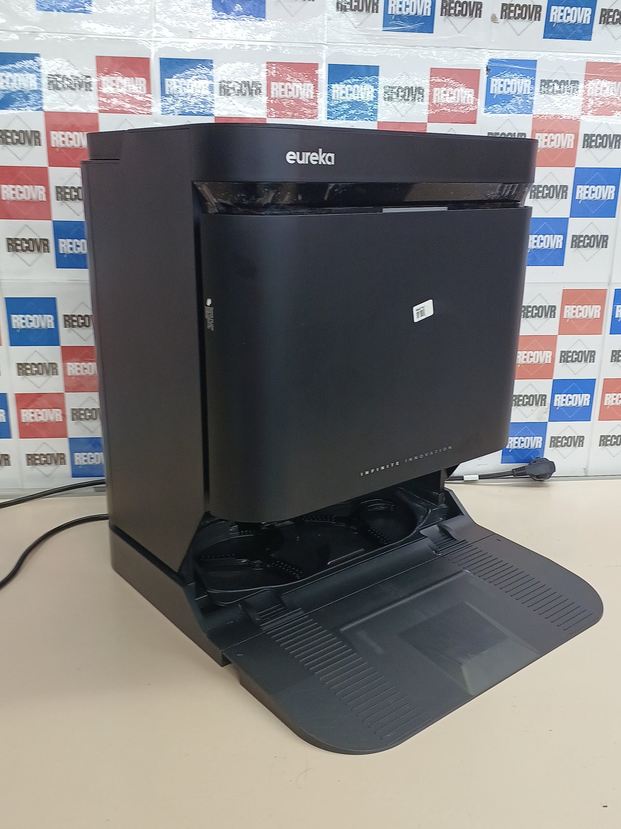 Robot aspirador 22 kPa autovaciado – Eureka