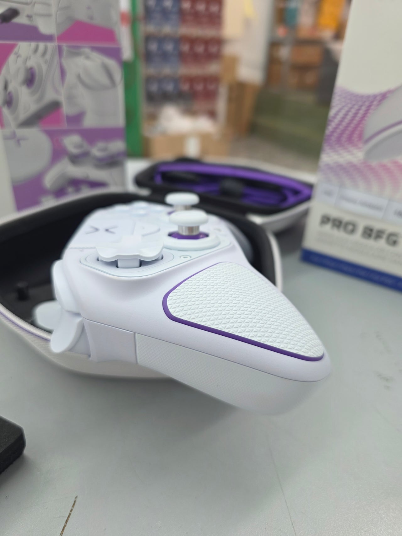PDP Mando Gaming Inalámbrico Victrix Pro BFG Blanco - PC, PS5 y PS4