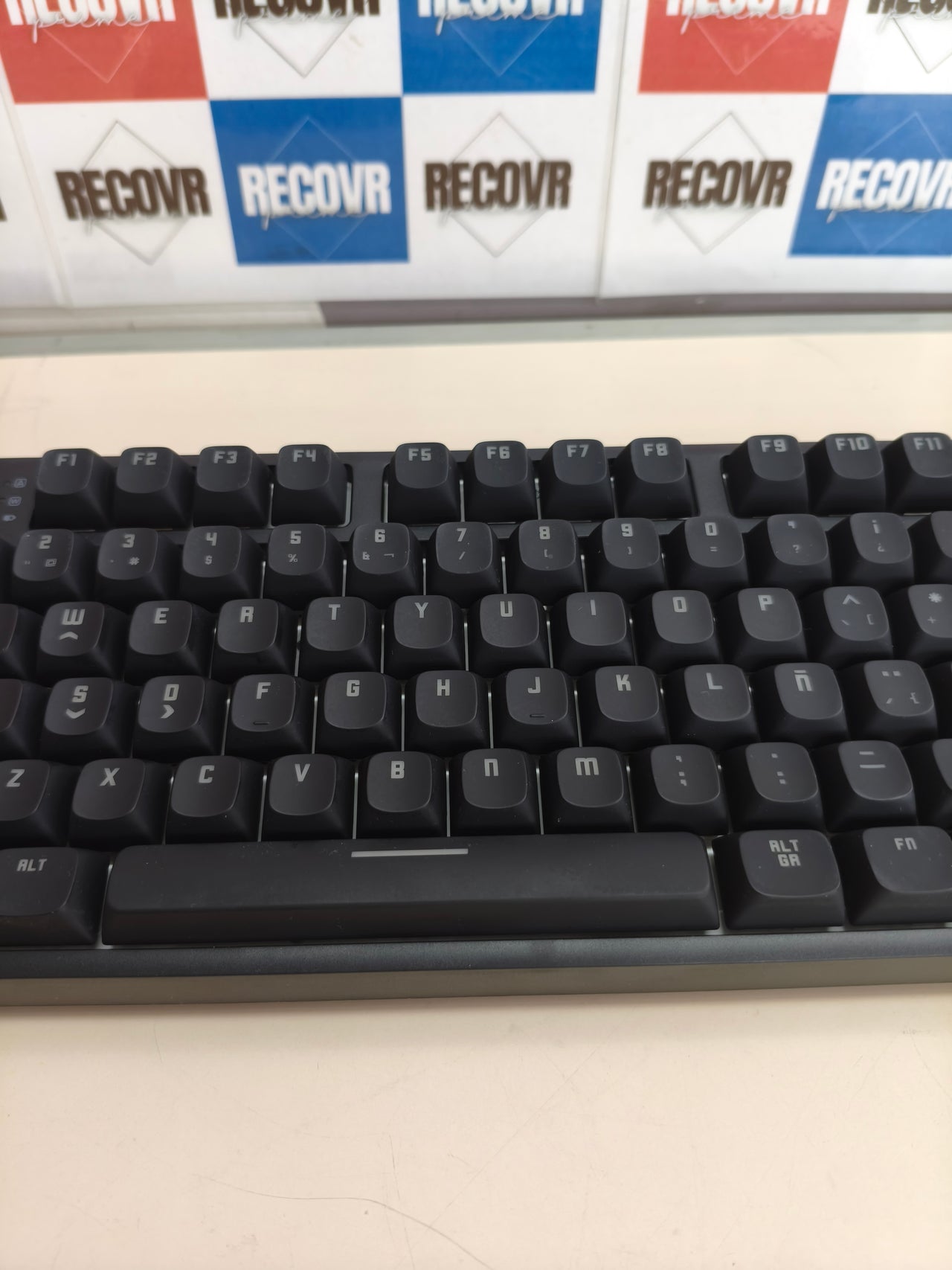 Teclado Gaming mecánico RGB 18 Efectos KROM Kernel Pro