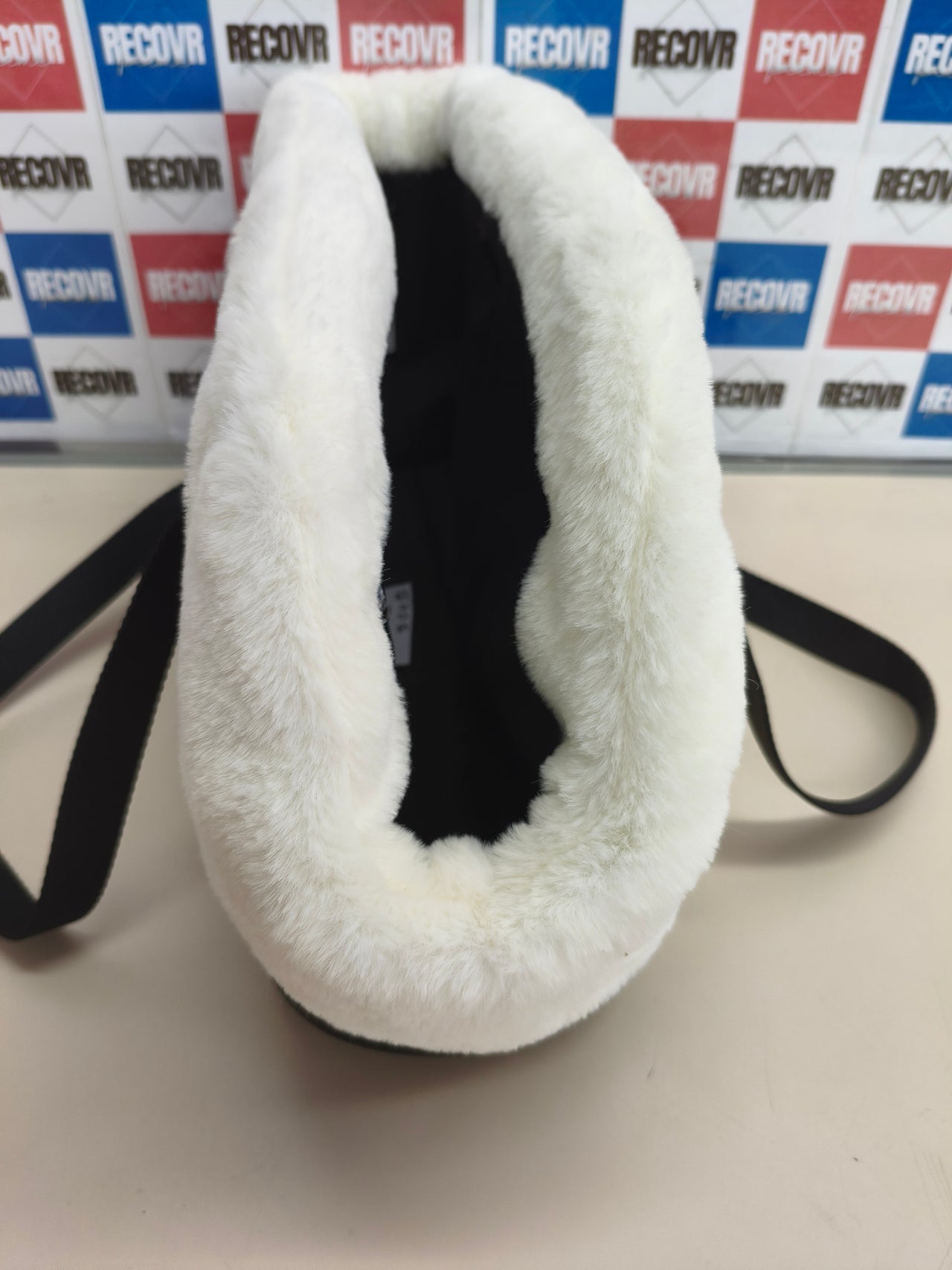 Ferplast Bolso para perros WITH-ME WINTER, EVA, Suave plástico de goma con revestimiento de ecopiel, Asas regulables, Correa de seguridad incluida, 21.5 x 43.5 x h 27 cm, Negro