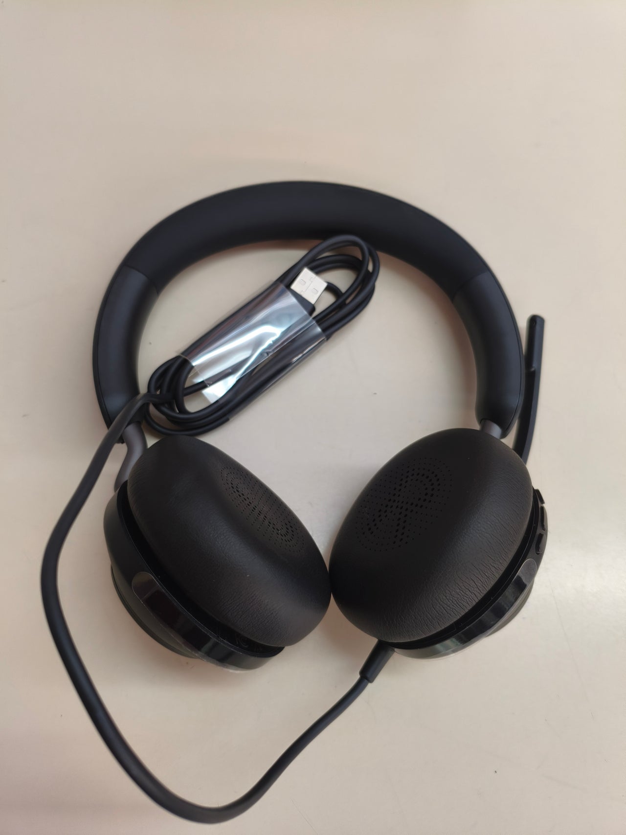 Jabra Evolve2 40 SE, auriculares USB-C con ANC y 3 micrófonos