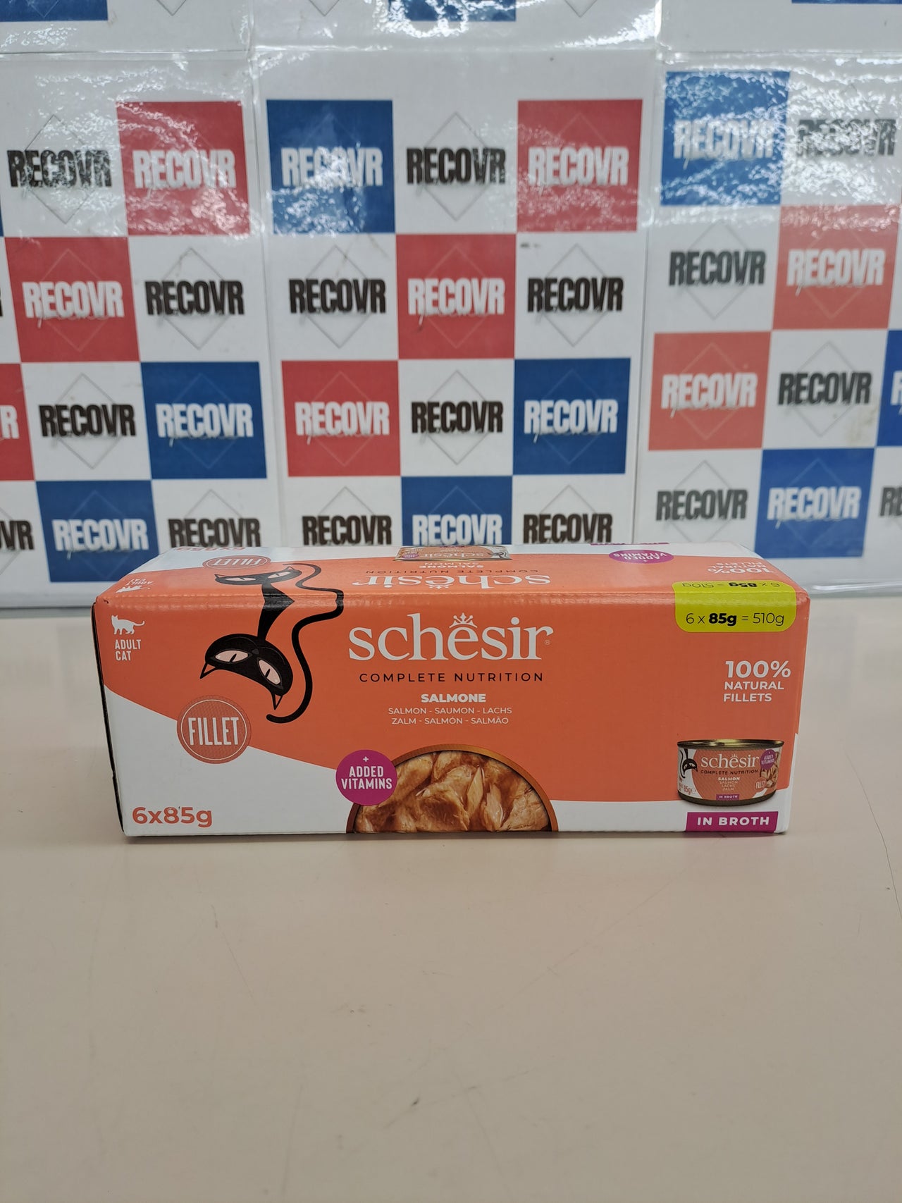 Comida húmeda completa para gatos con salmón en caldo (6 latas de 85 g).