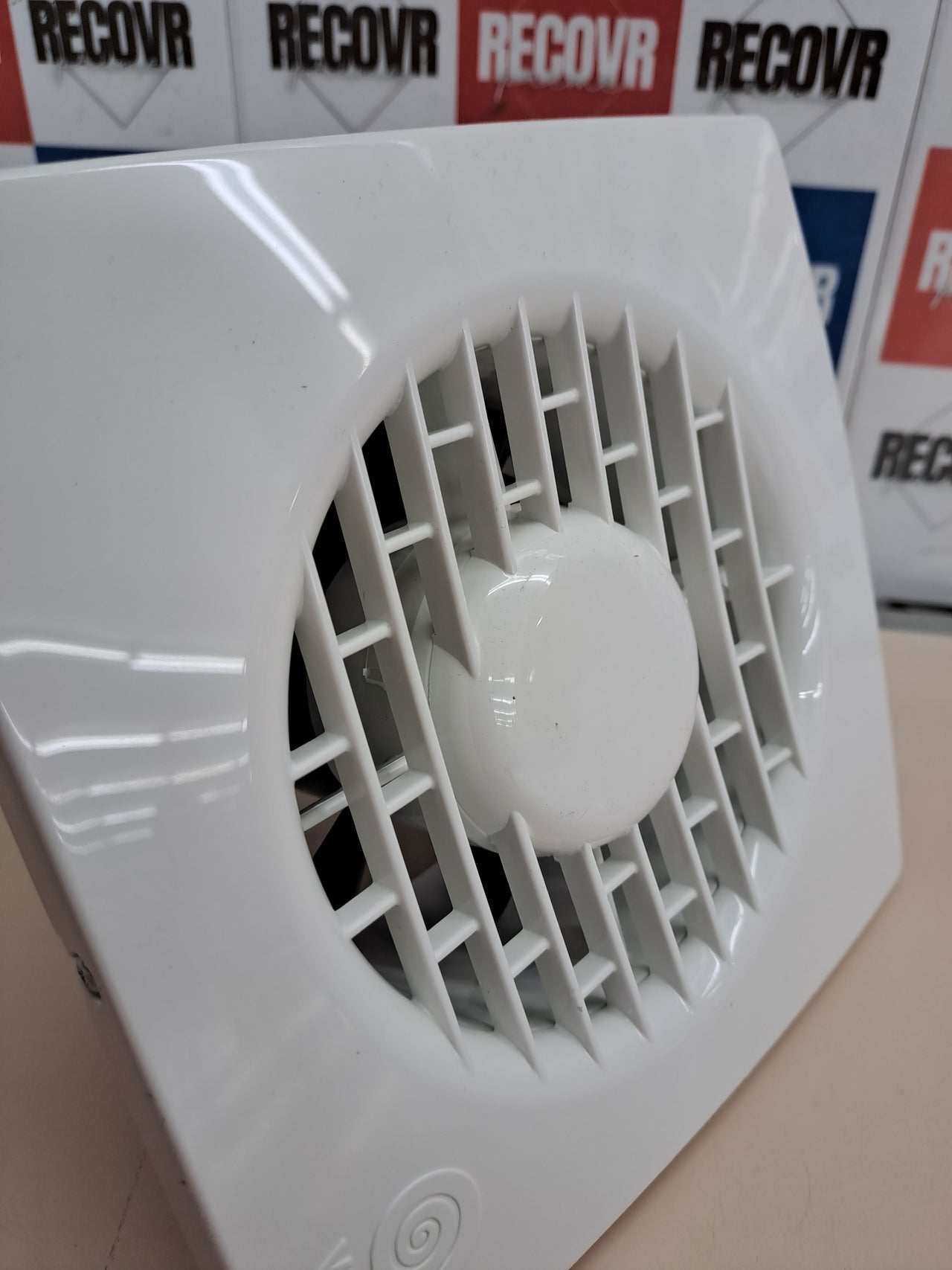 Extractor pared helicoidal compacto Vortice