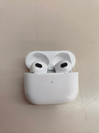 Apple AirPods 3.ª generación, estuche de carga Lightning