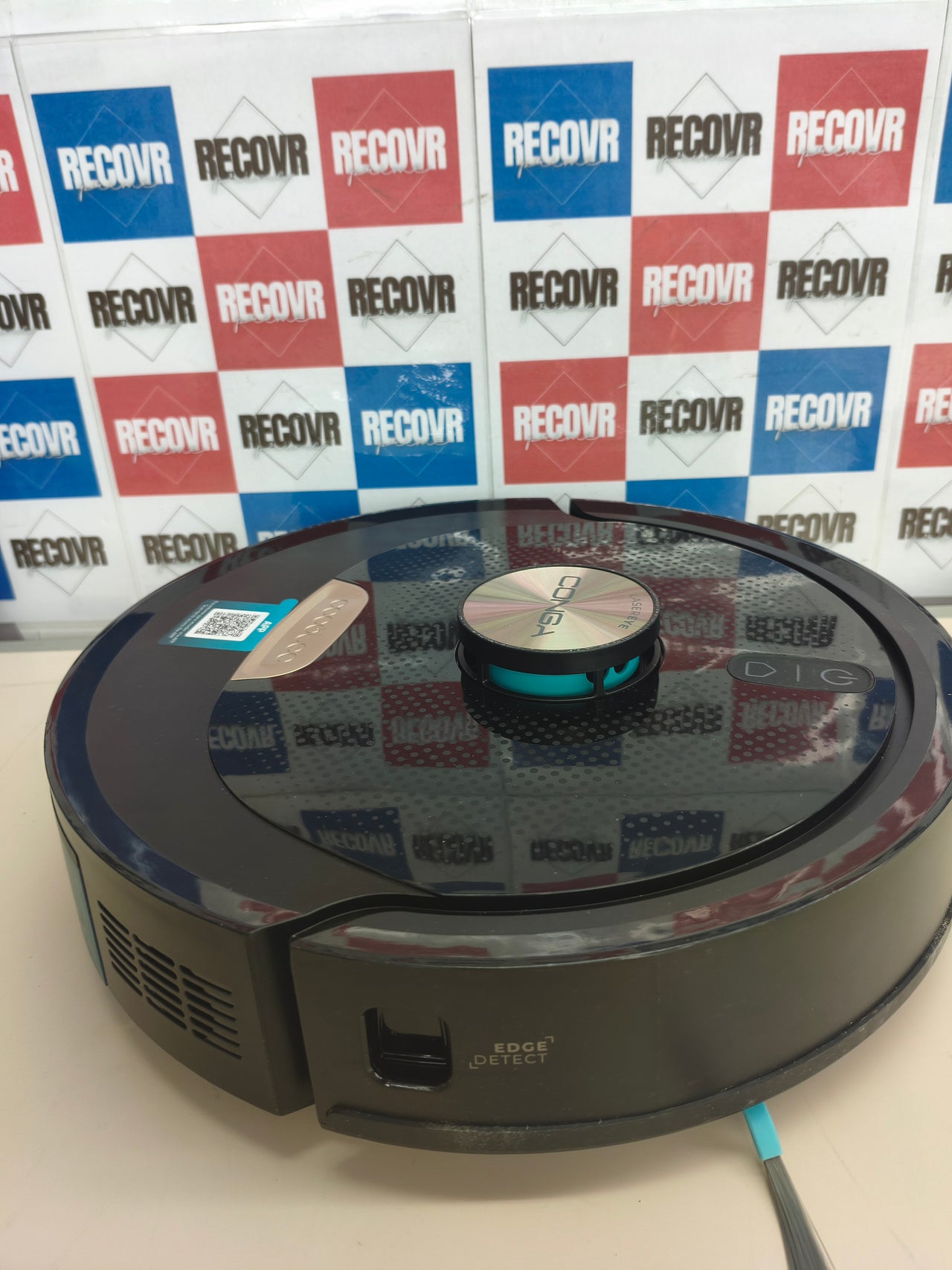 Robot aspirador Cecotec Conga M100 X-Treme con IA y mopas giratorias 20000Pa