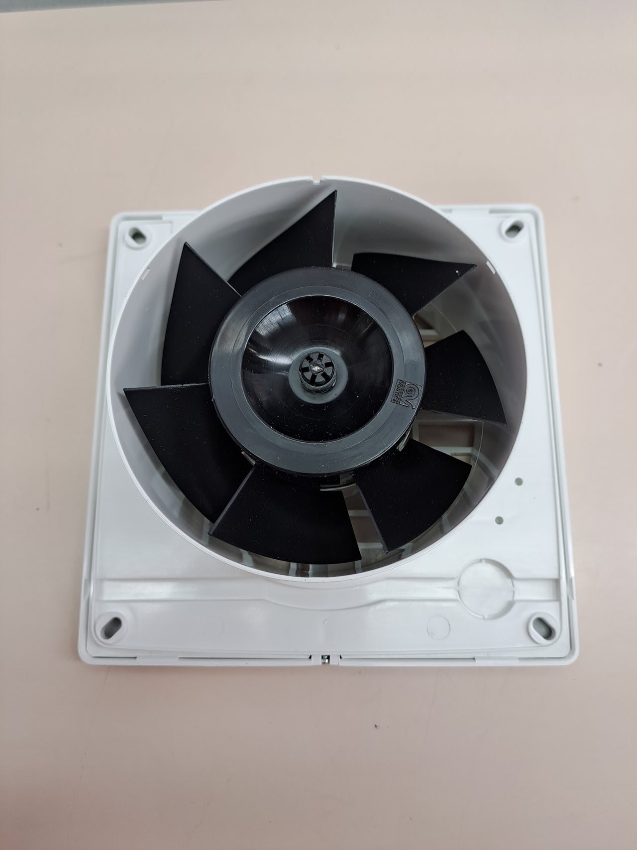 Extractor pared helicoidal compacto Vortice