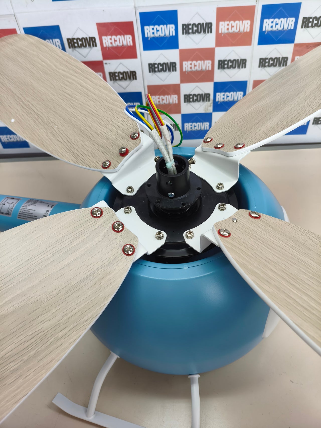 Ventilador de techo con luz Cecotec EnergySilence Aero 4600 Helicopter 39" motor DC 36W