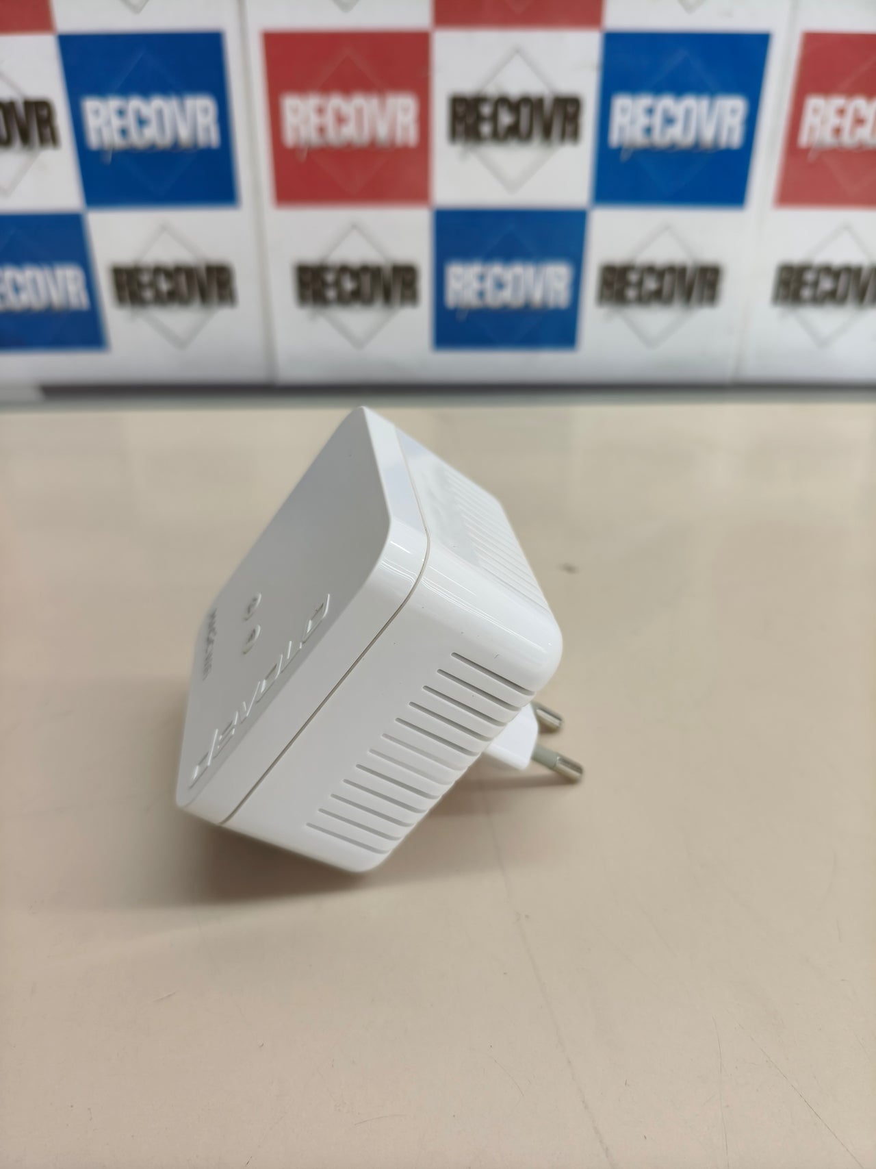 Adaptador poweline wifi Devolo Magic hasta 1200 Mbit/s con 1 puerto LAN y función mesh