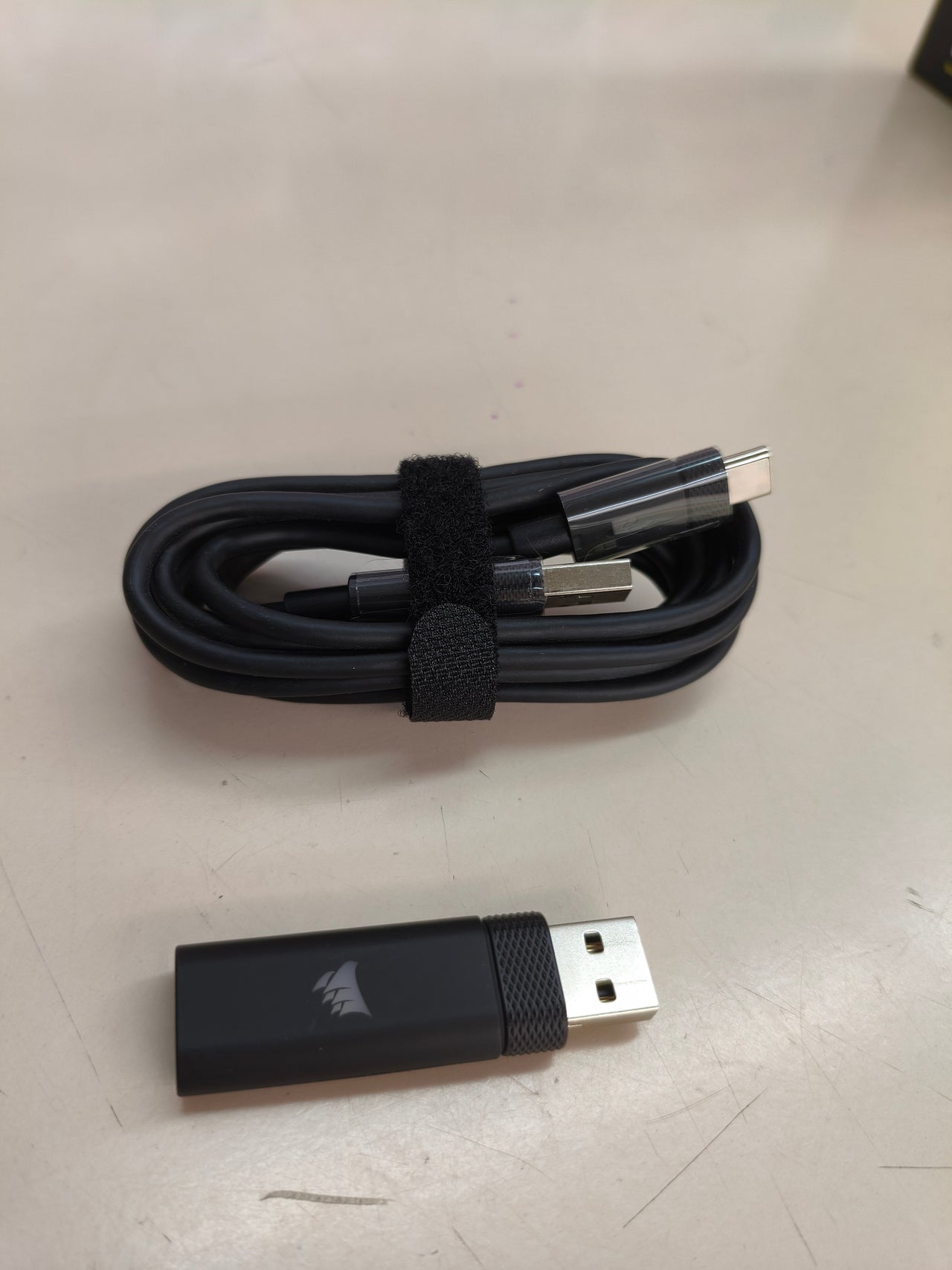 Corsair HS55 Core Wireless, auriculares gaming, micrófono, 15 m, carbono