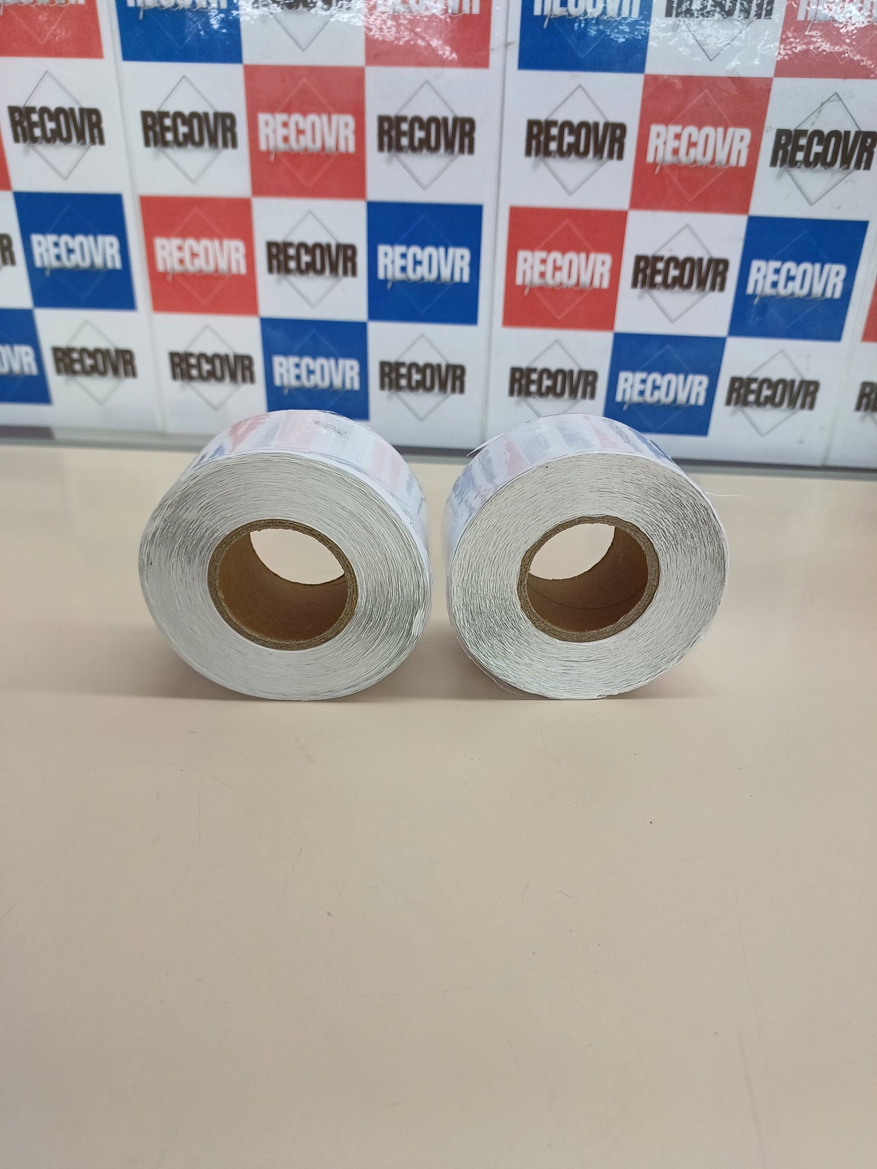 Etiquetas Antihurto RF 4x4 cm aprox 1000 Und