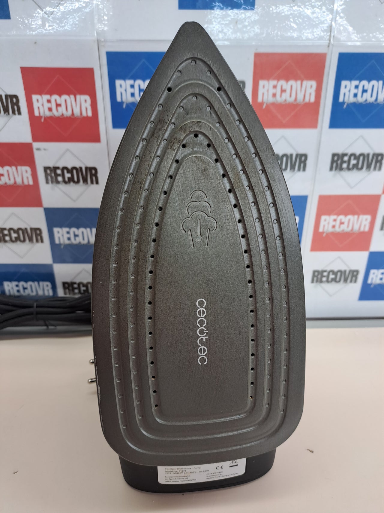 Plancha 3000W bomba agua suela turbo Cecotec