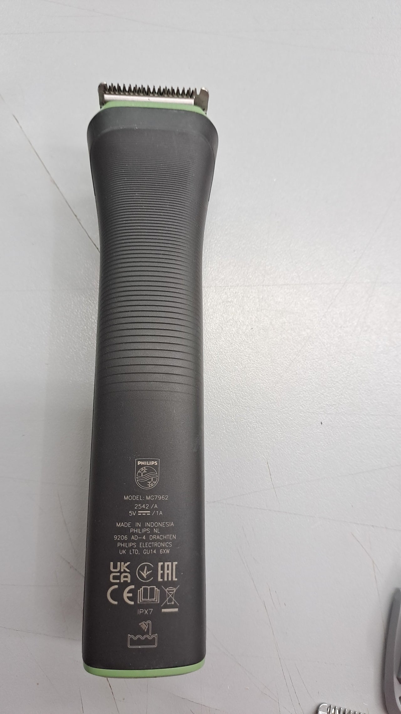 Recortadora todo en uno de 19 en 1 Serie 7000 Philips