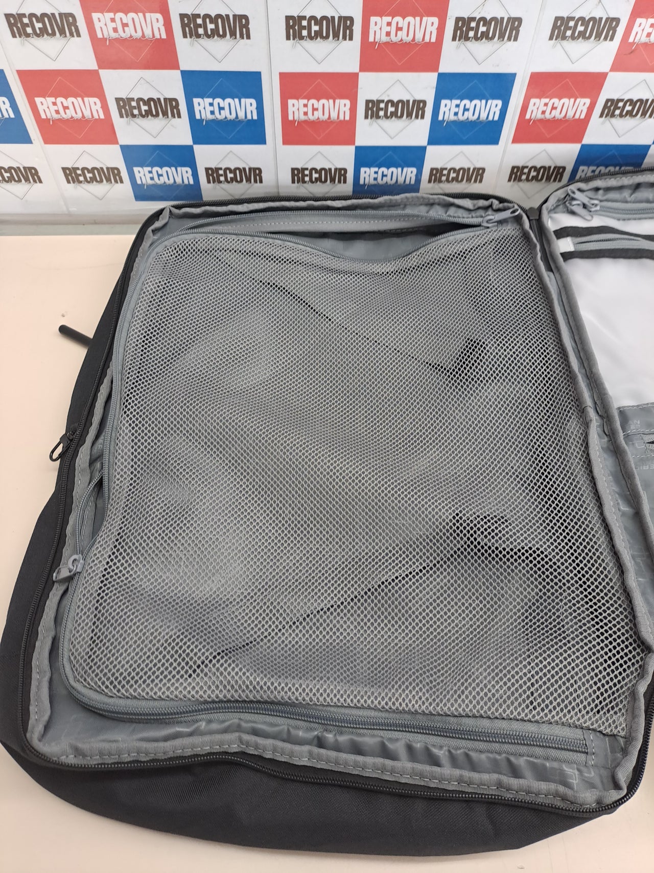 Mochila de viaje ampliable para portátil de hasta 17,3 pulgadas.