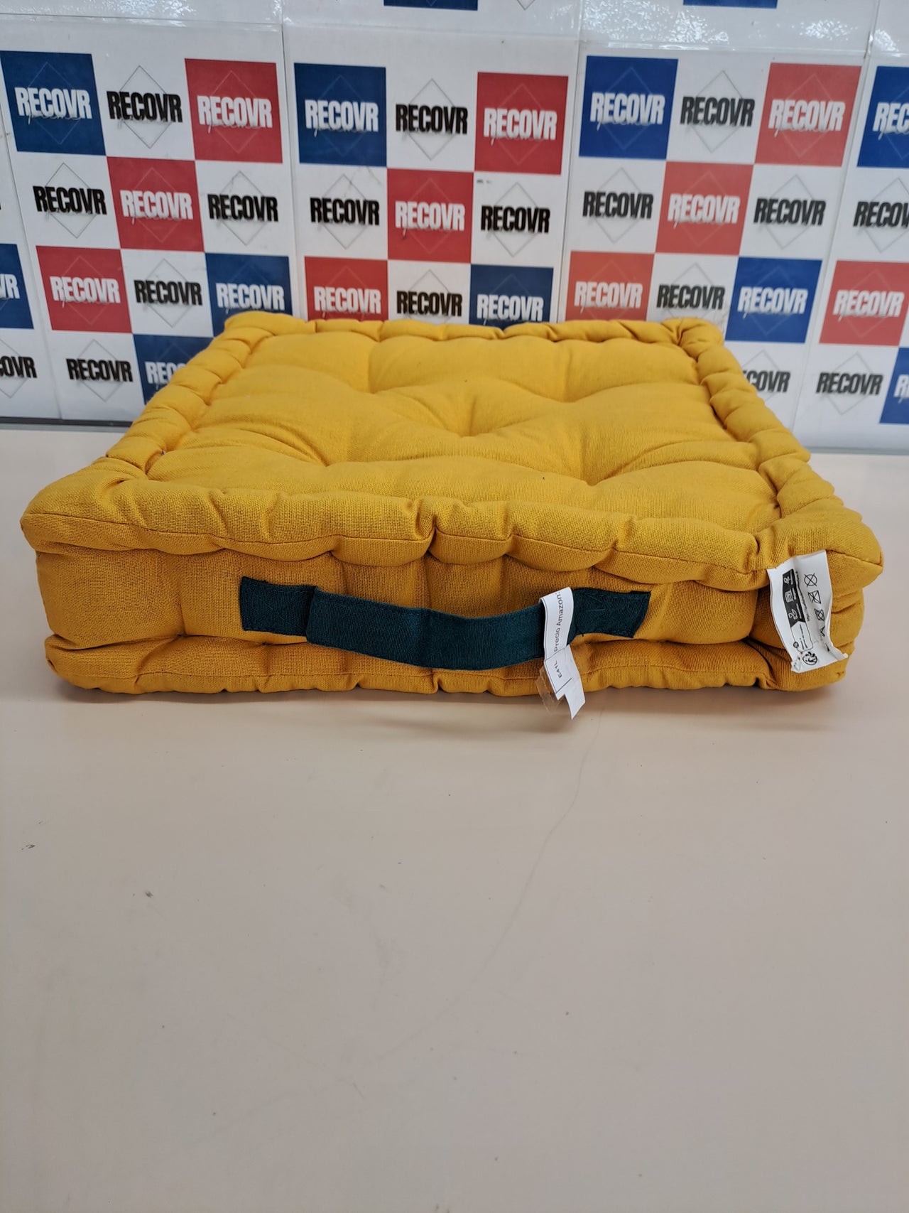 Cojín suelo 40x40 amarillo mostaza asa Atout Ciel