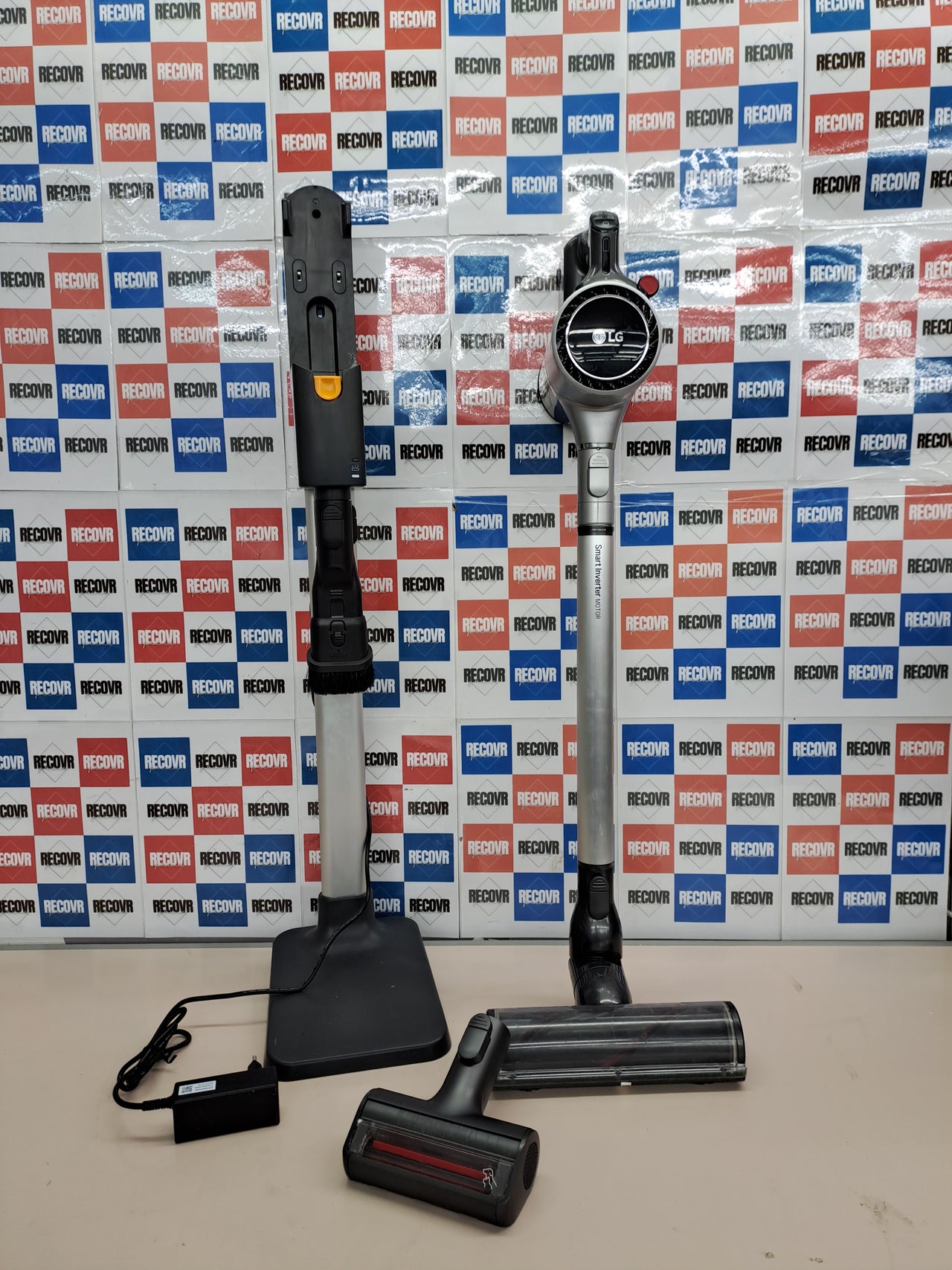 Aspirador escoba Kompressor con doble batería y 200W de succión