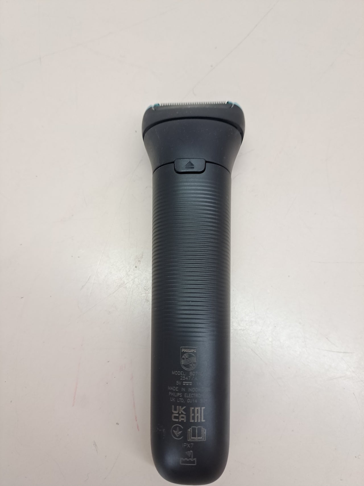 Philips Afeitadora Corporal S7000 - Recortadora para Hombre con Cabezal Pivotante Intercambiable 2D, Sistema Triple Protect, Apta para la Ducha y la Zona Íntima, 120 min. de Autonomía, BG7480/15