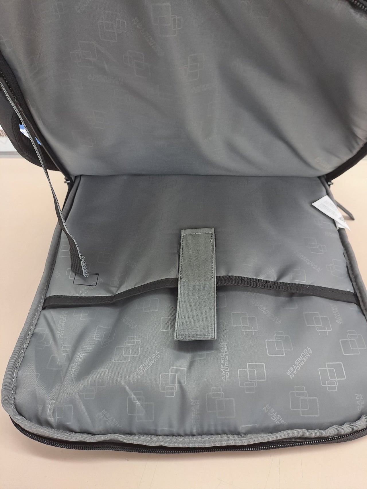 Mochila de viaje ampliable para portátil de hasta 17,3 pulgadas.