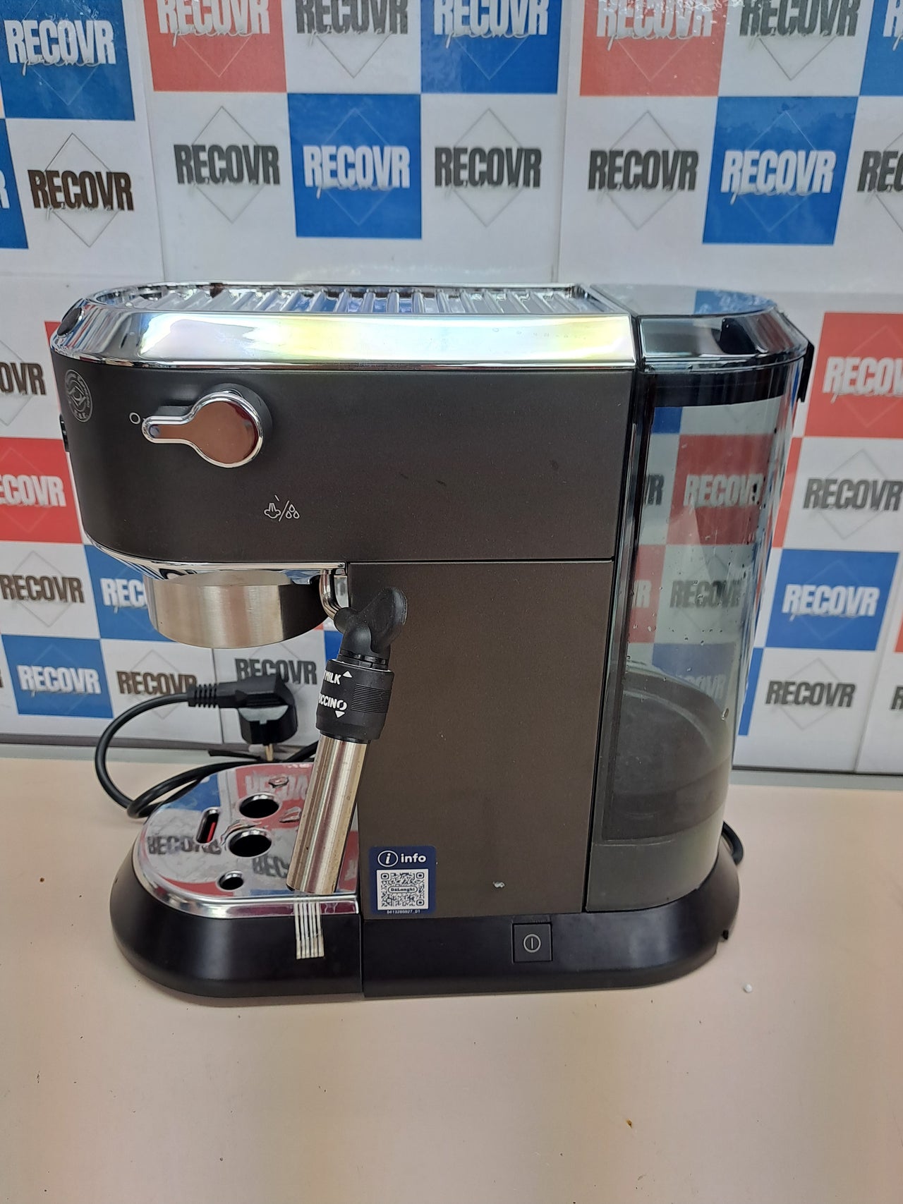 Cafetera espresso De'Longhi Dedica negra para café molido y monodosis