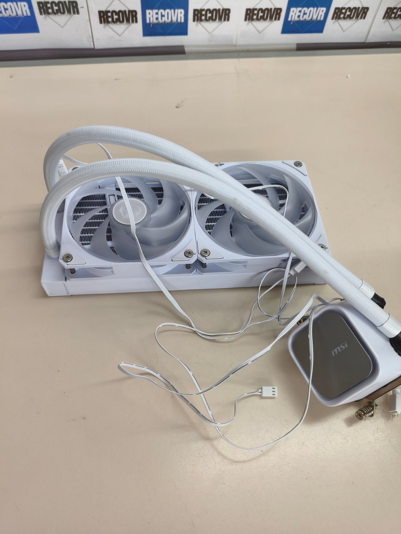 Refrigeración líquida MSI MAG CoreLiquid A13 240 blanca