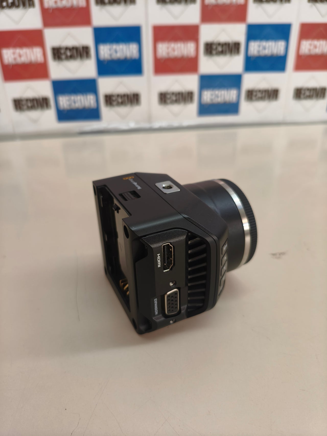 Blackmagic Design Micro Studio Camera 4 K – Videocámara