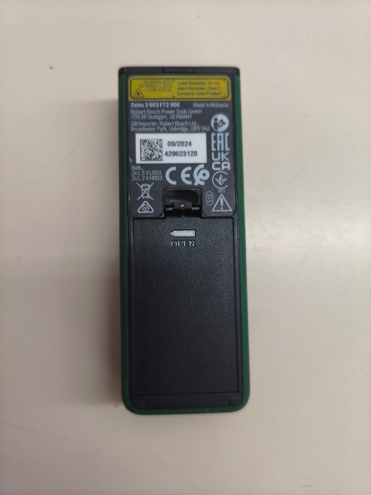 Medidor láser Bosch Zamo 4.ª generación con medición hasta 25 m y carga USB-C®