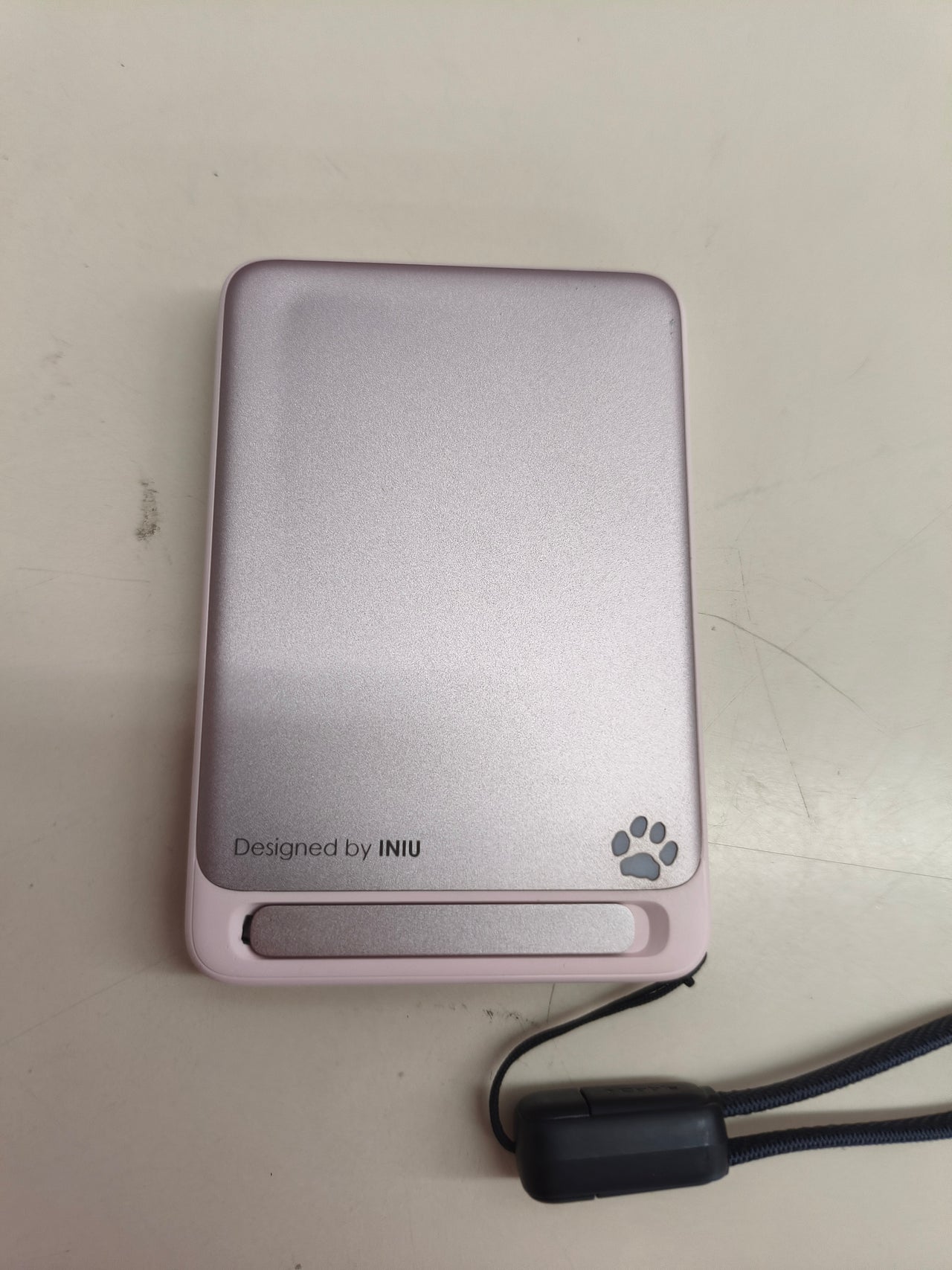 Batería externa INIU Qi2 MagSafe 10.000 mAh, 45 W, rosa.