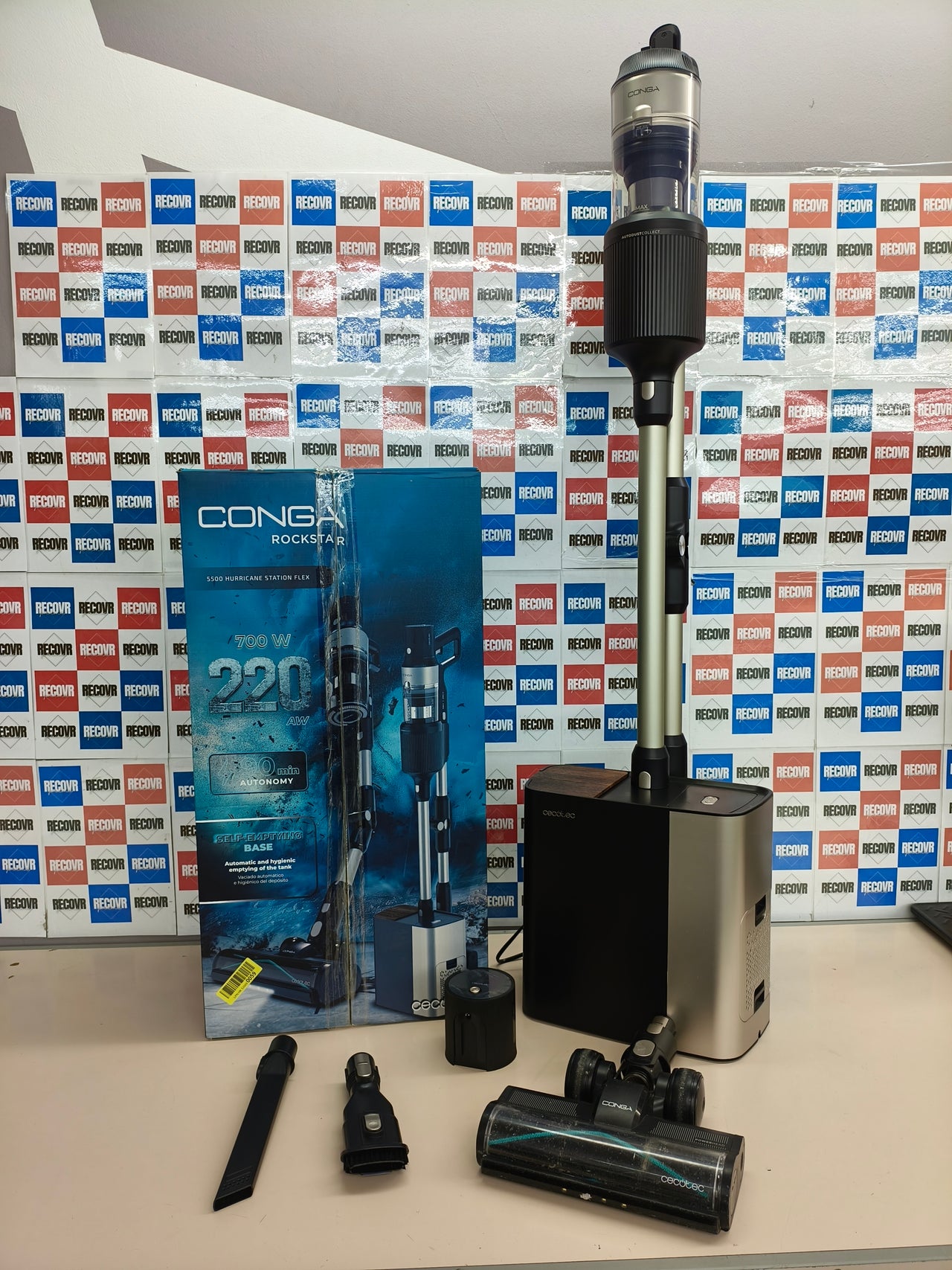 Aspiradora escoba Cecotec Conga Rockstar 220AW