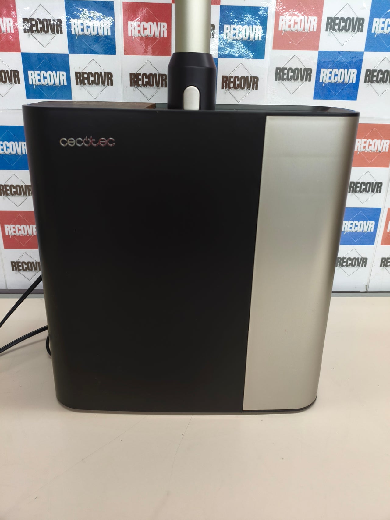 Aspiradora escoba Cecotec Conga Rockstar 220AW
