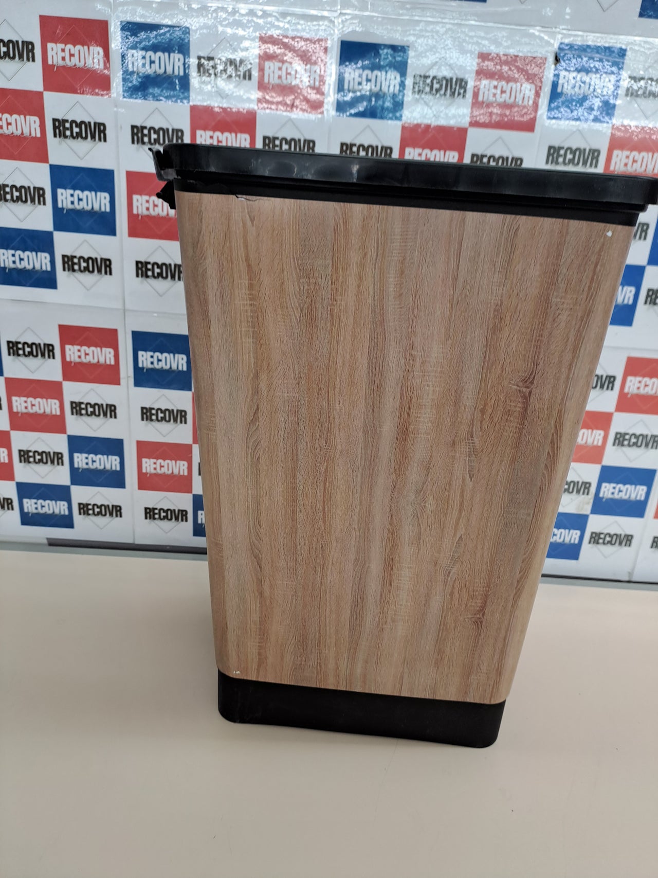Cubo basura 25L pedal compacto plástico BPA Tatay