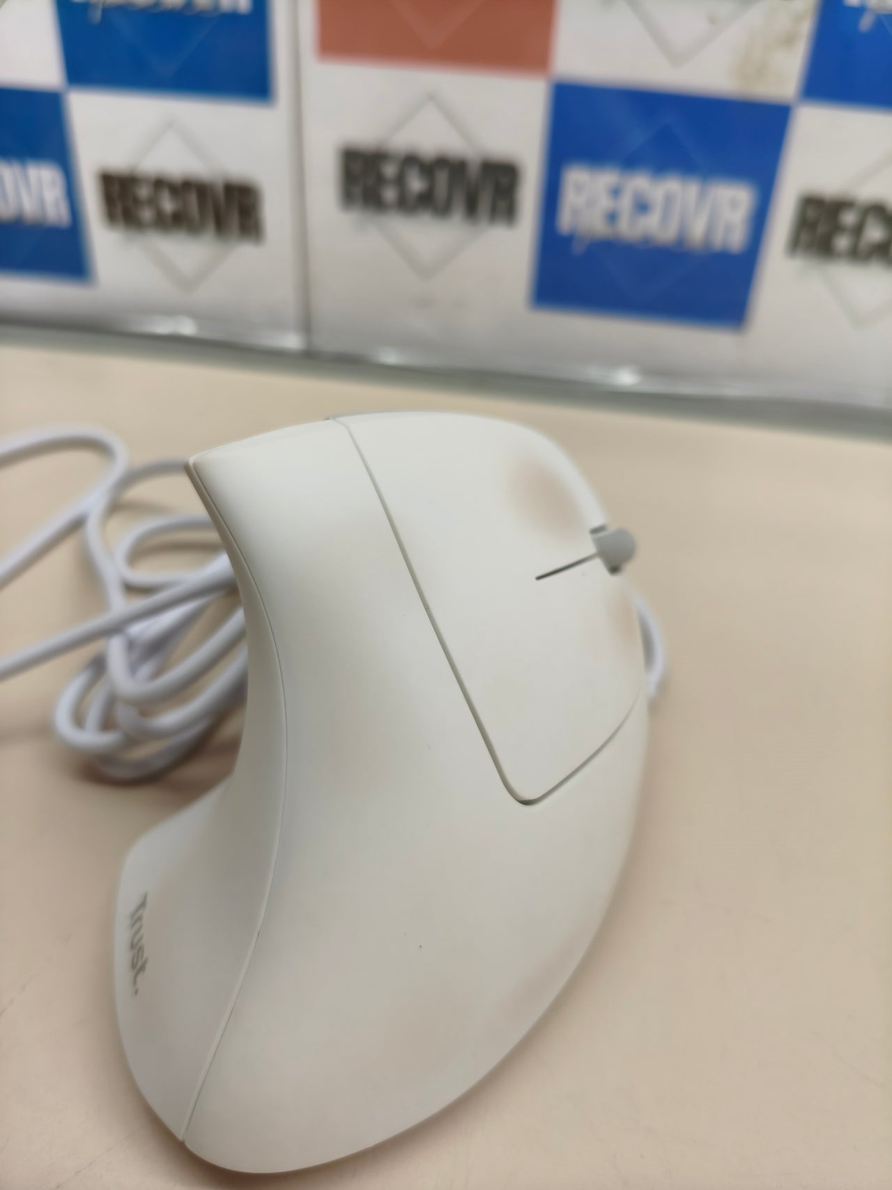 Ratón ergonómico vertical Trust Verto con cable