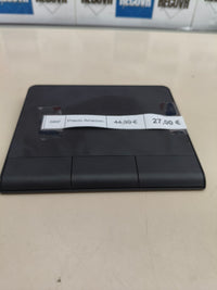 Panel táctil inalámbrico recargable para controlar el ordenador.
