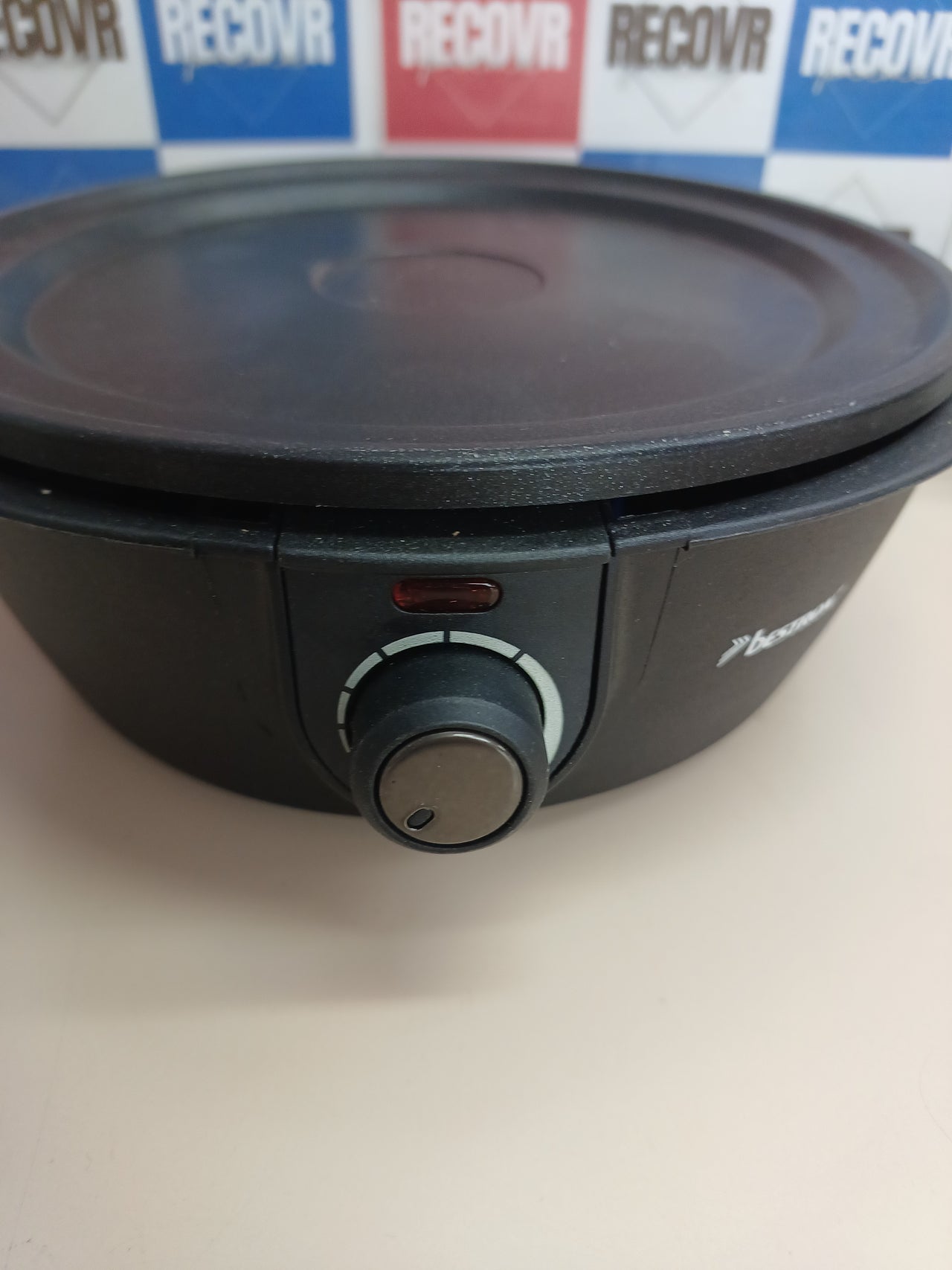 Fondue eléctrica Bestron para 8 personas con 8 tenedores