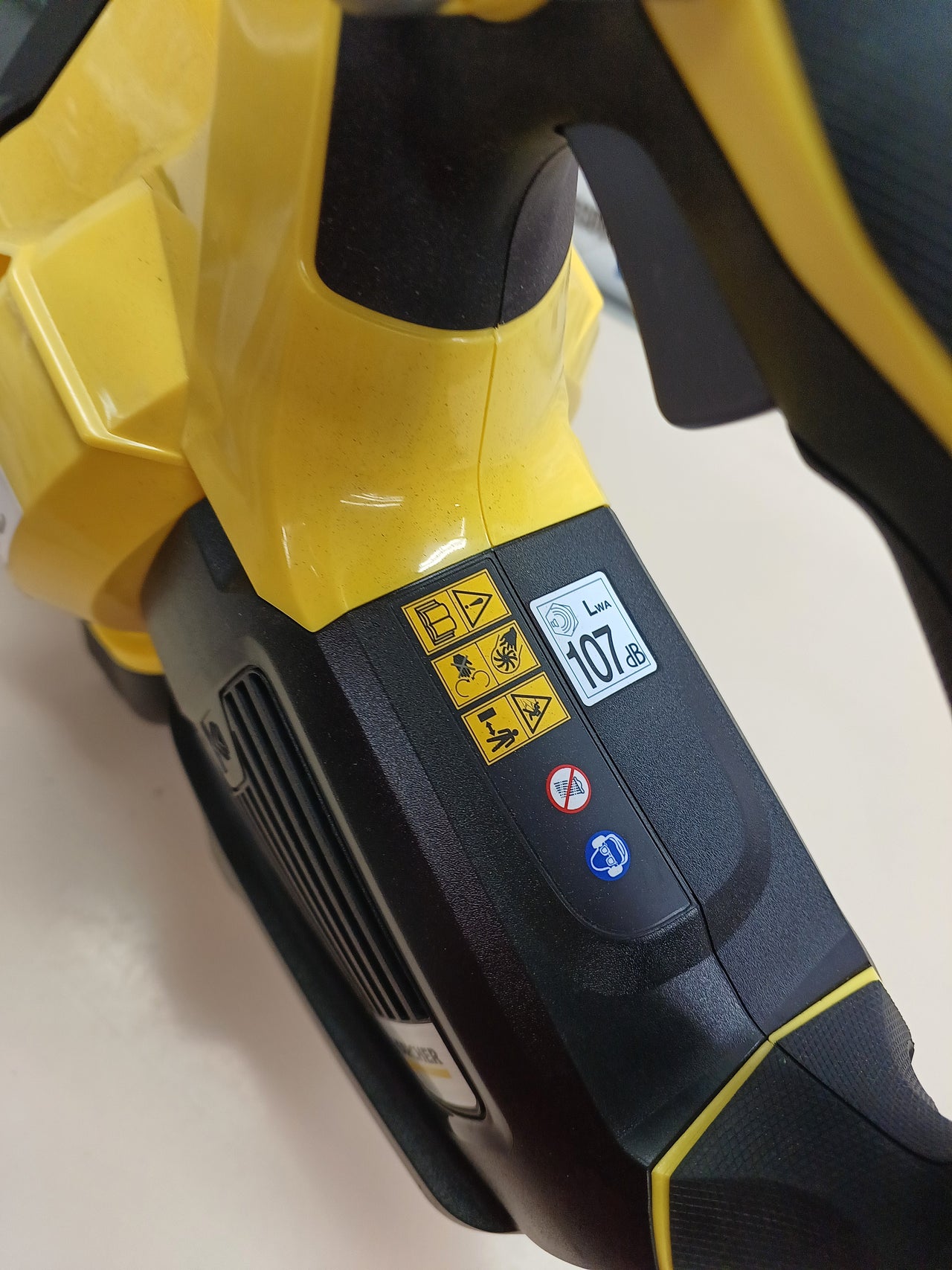 Soplador-aspirador a batería 18 V, 200 km/h, bolsa 45 L, 3,5 kg, sin batería