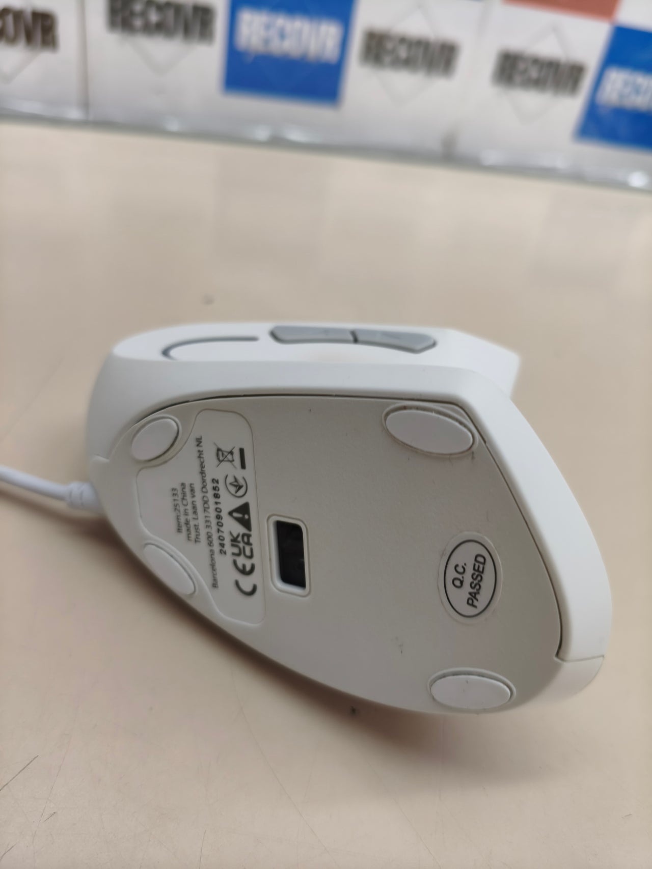 Ratón ergonómico vertical Trust Verto con cable