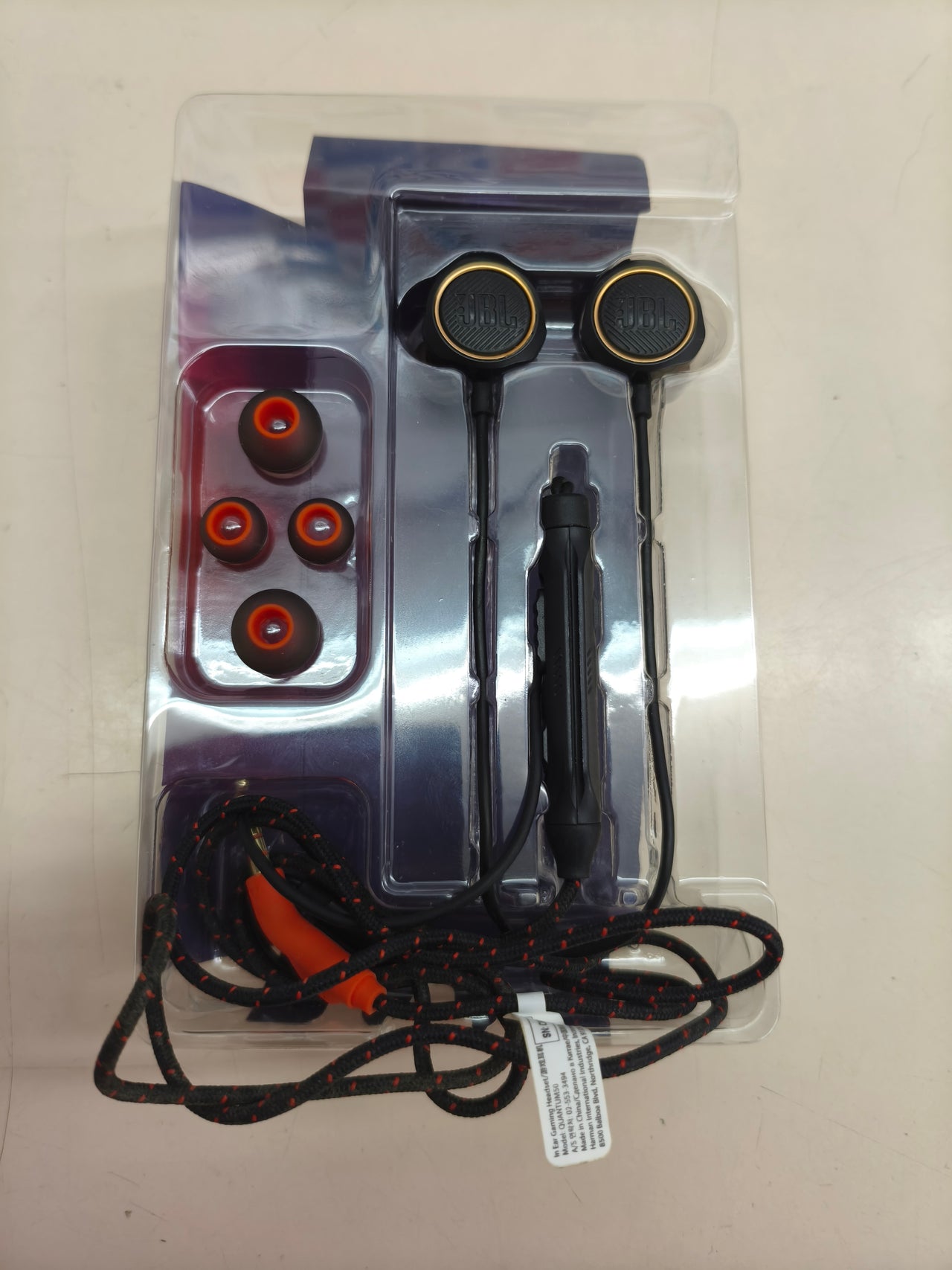 Auriculares gaming intraaurales con micrófono y control de sonido