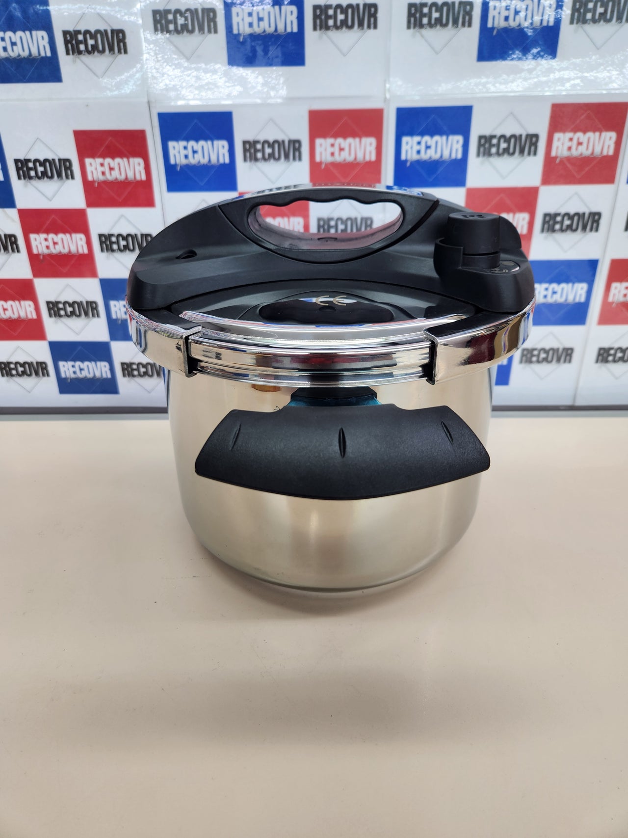 Olla a presión 6L 22cm Royalty Line