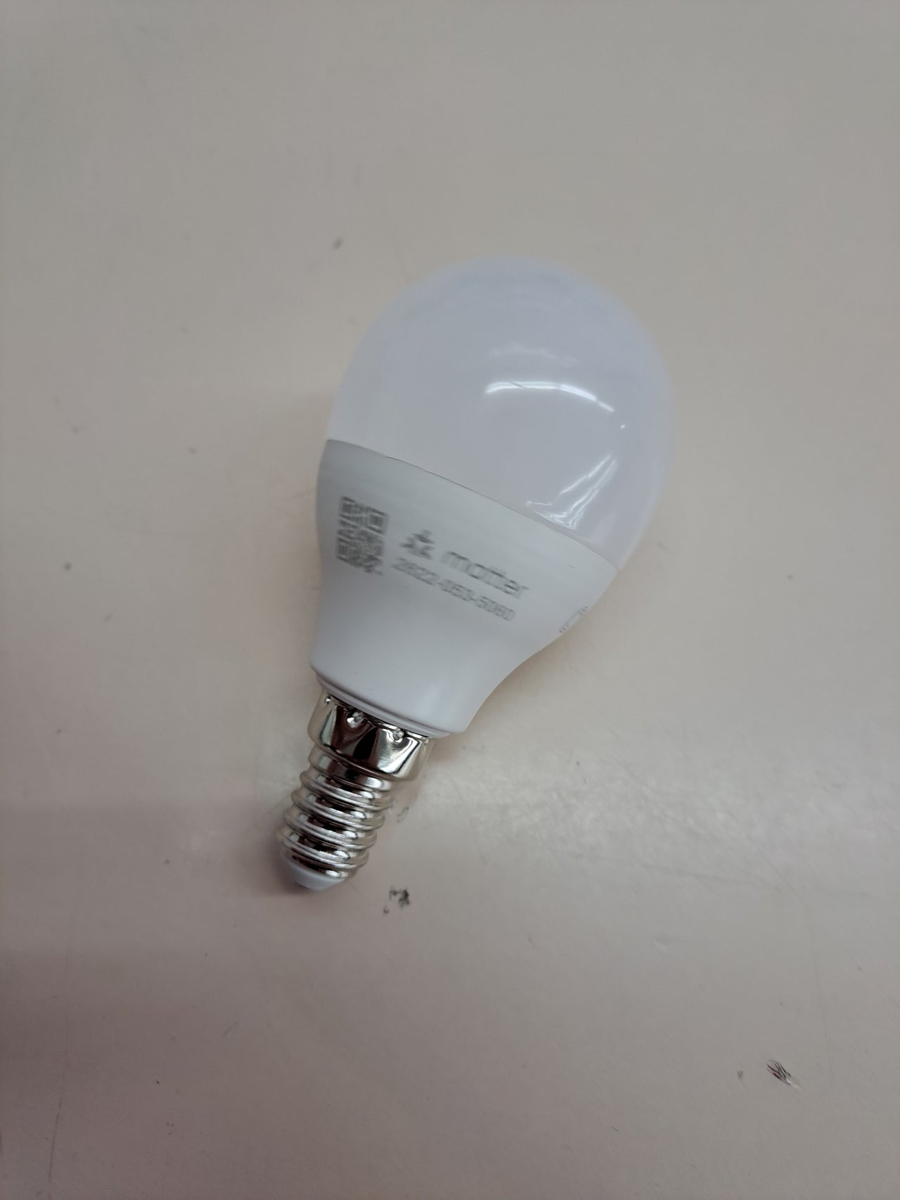 Bombilla LED inteligente E14 RGBW 4,9W Matter LEDVANCE
