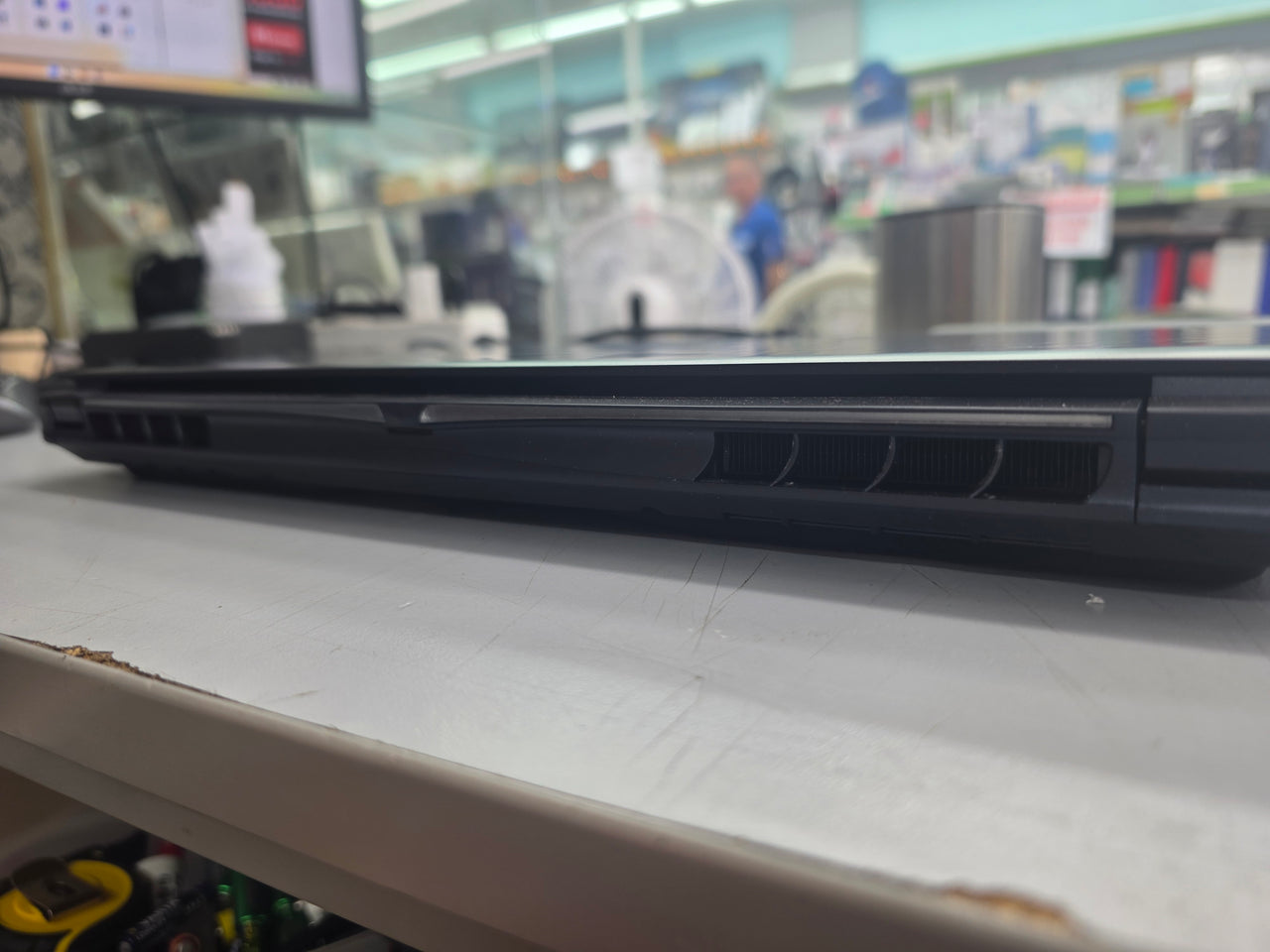 Portátil gaming Gigabyte Aorus Master 16 240 Hz IntelCore Ultra 9