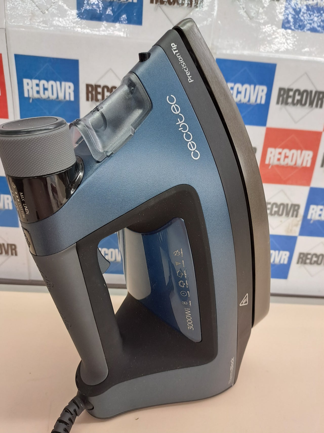 Plancha 3000W bomba agua suela turbo Cecotec