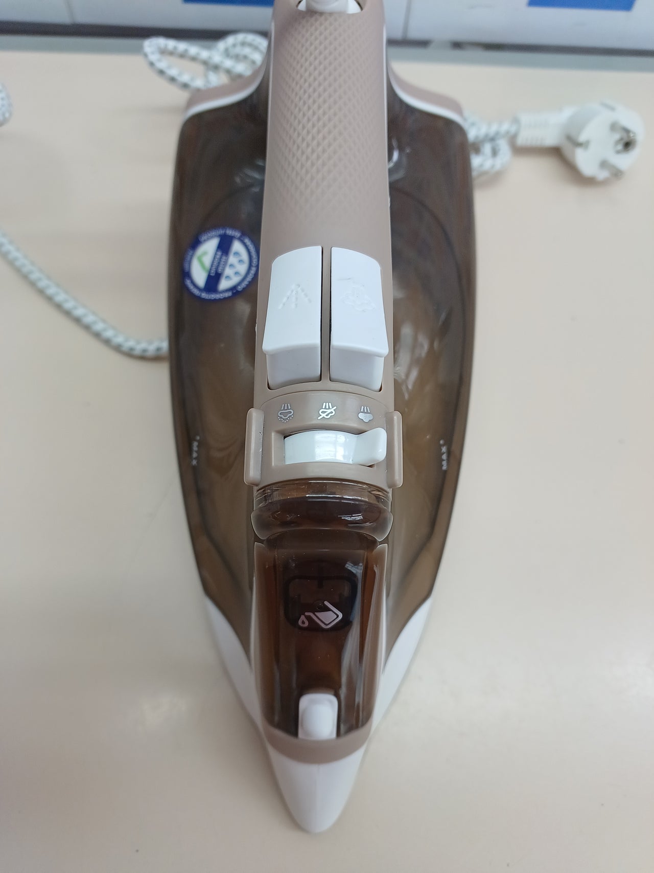 Plancha vapor 2400 W golpe 120 g – Rowenta